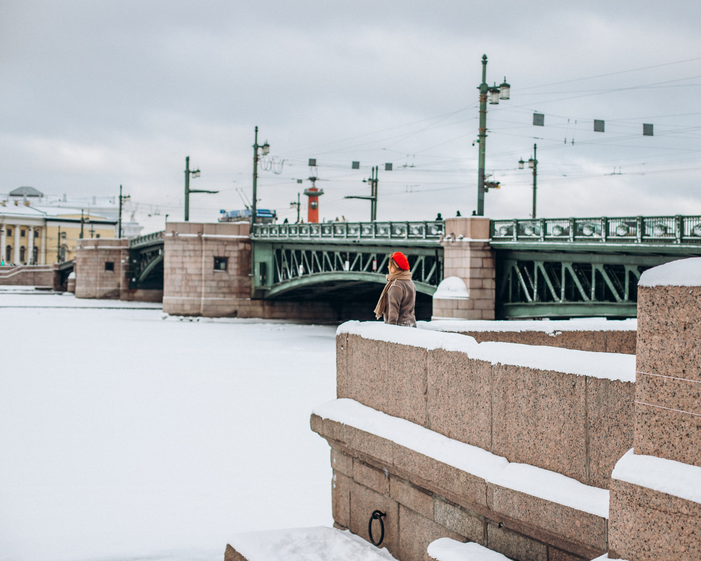 Анастасия в феврале. Фотопрогулка в Петербурге. Индивидуальный и семейный фотограф в Санкт-Петербурге