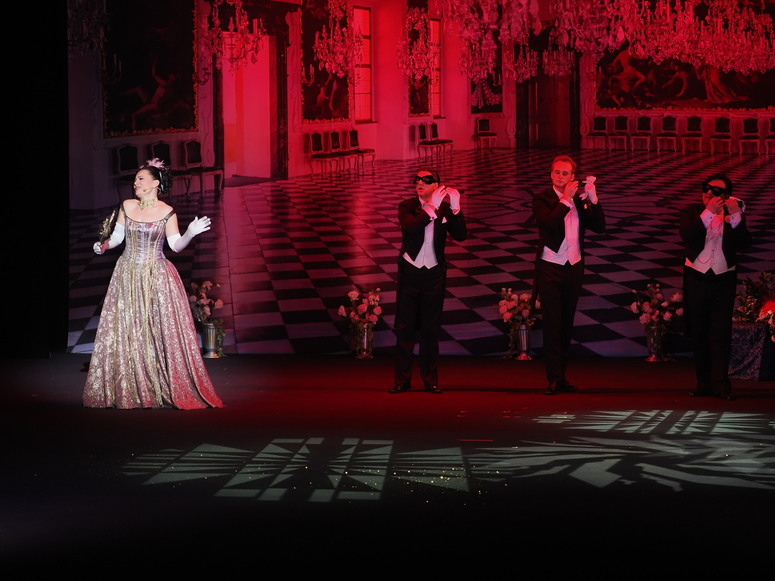 «БУФФ-ПАРАДИЗ» Летучая мышь (в Нск). Портретный и спортивный фотограф в Новосибирске и Твери Кононов Алексей