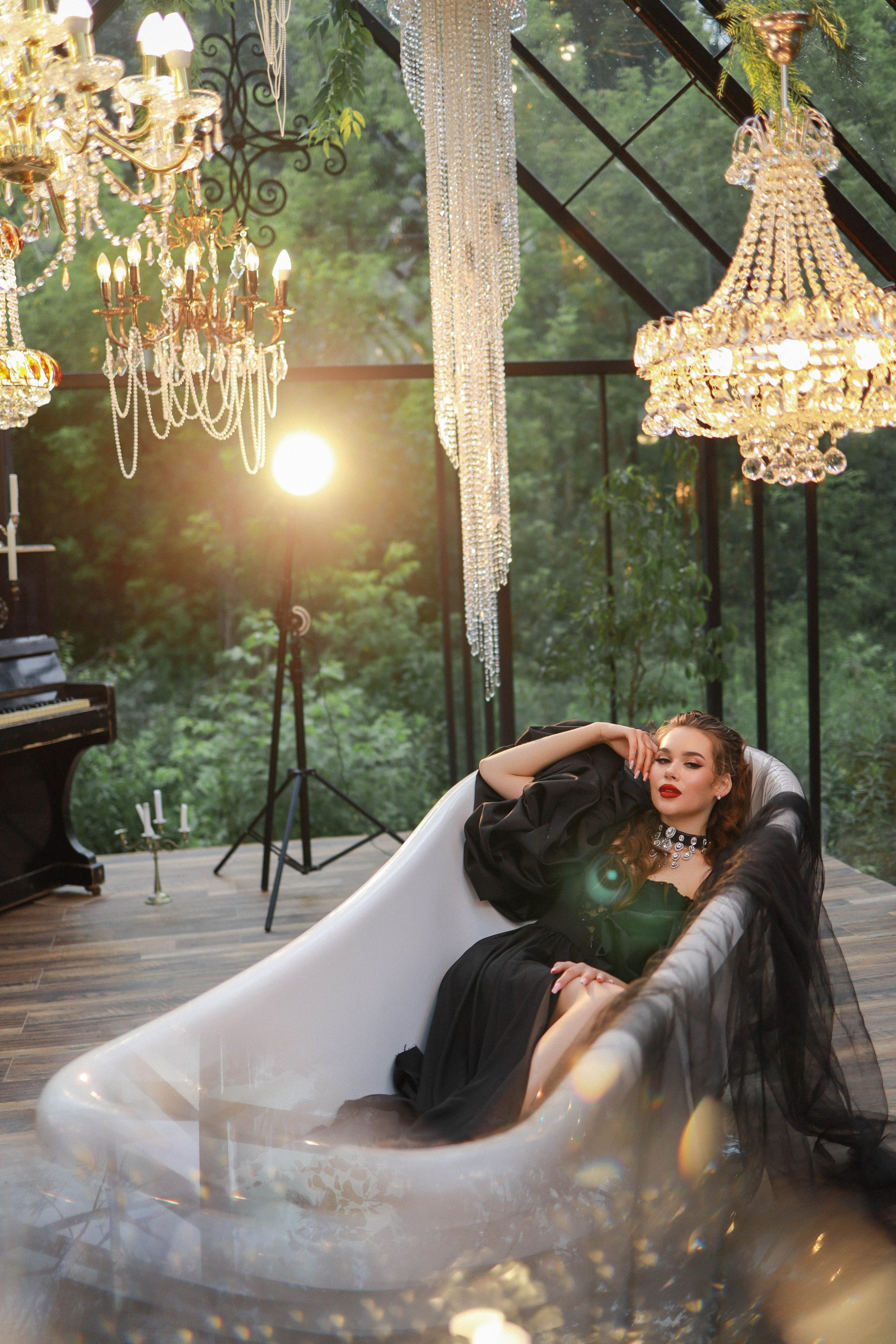 Фотосессия на веранде с большими люстрами. Иванова Ирина Свадебный и семейный фотограф г. Уфа