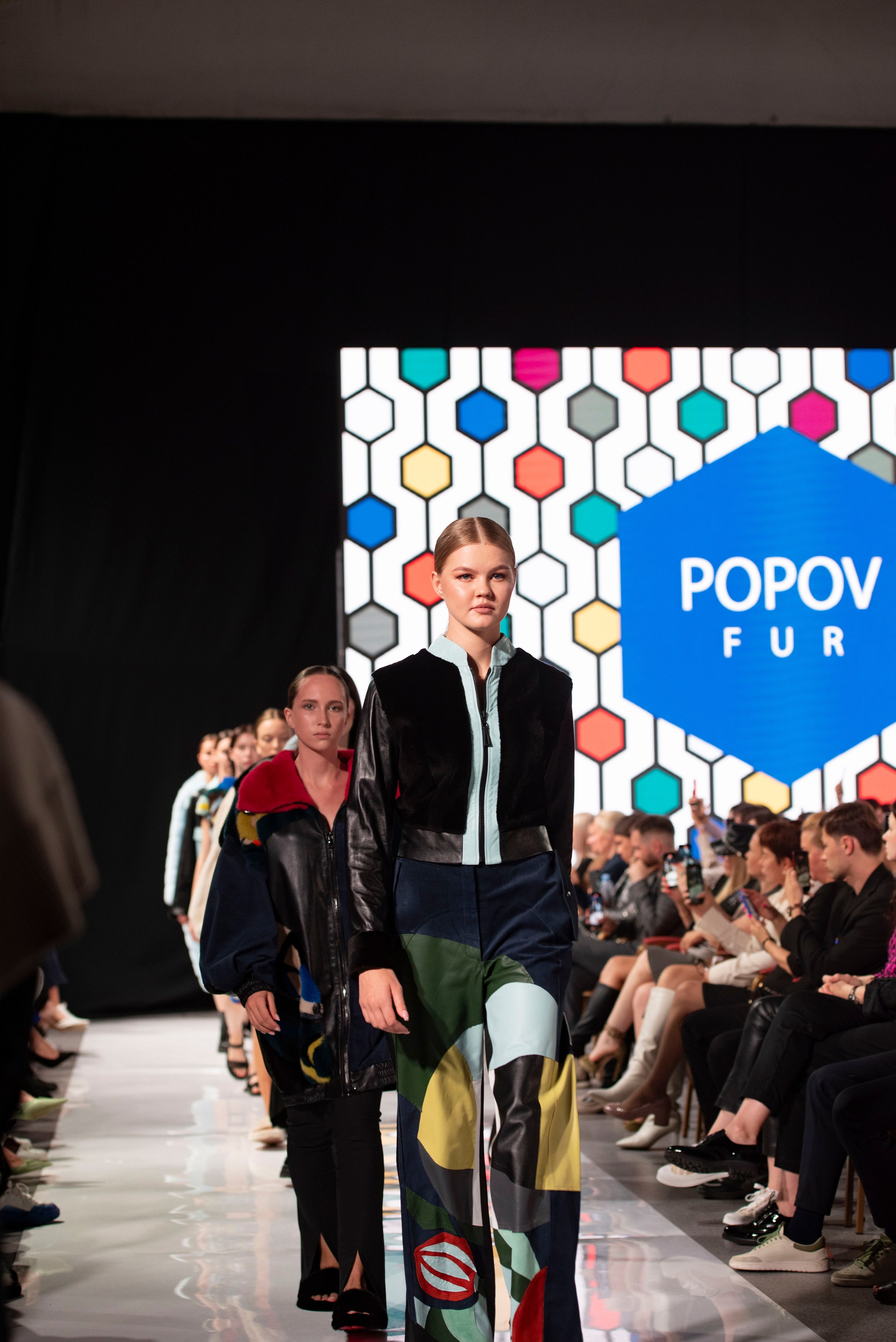 Фотограф на модельный показ. Свадебный, семейный, фэшн фотограф, школьный фотограф в Сочи