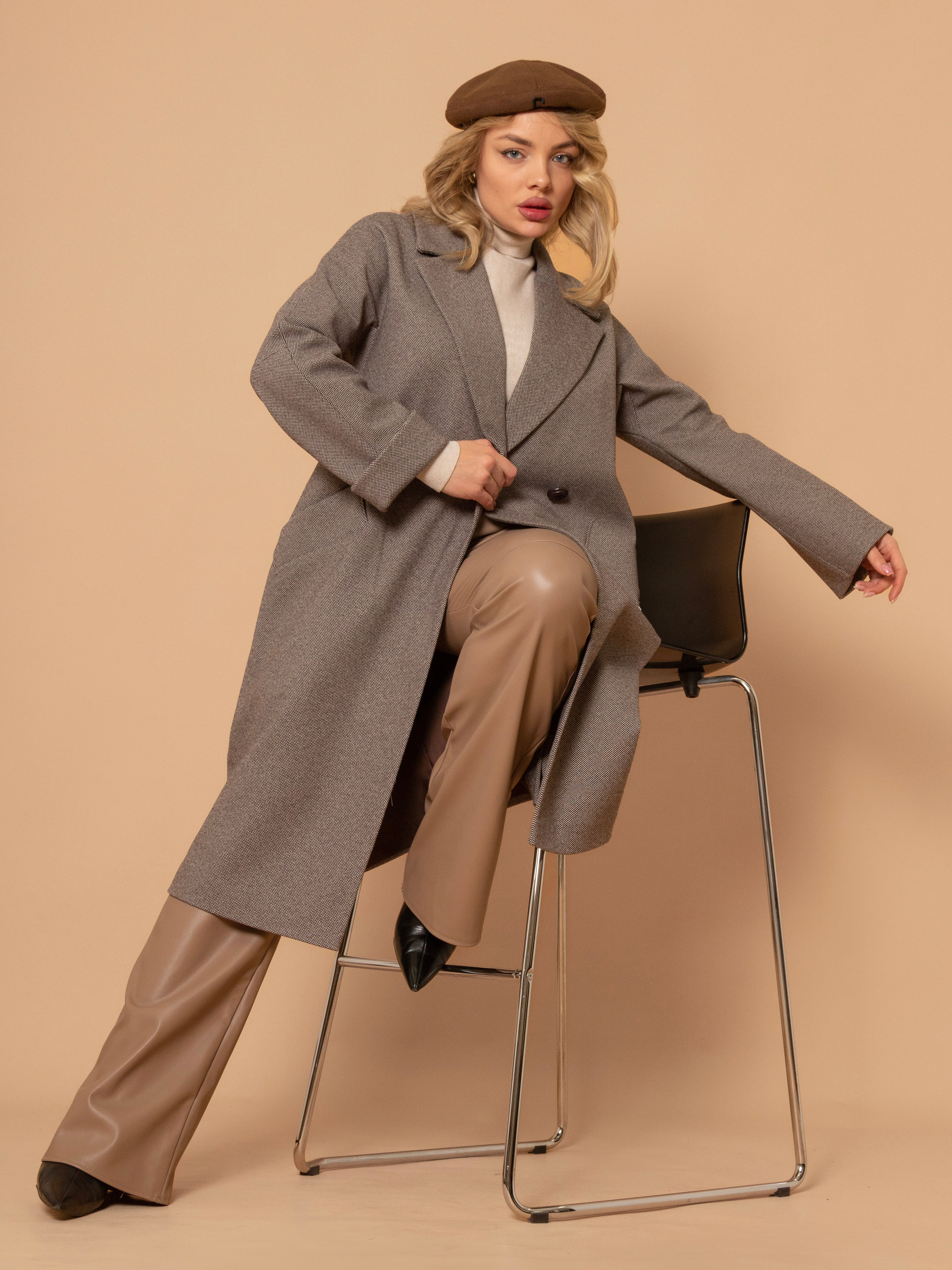 Пальто Х-сайз размер. Фотостудия для Wildberries Ozon