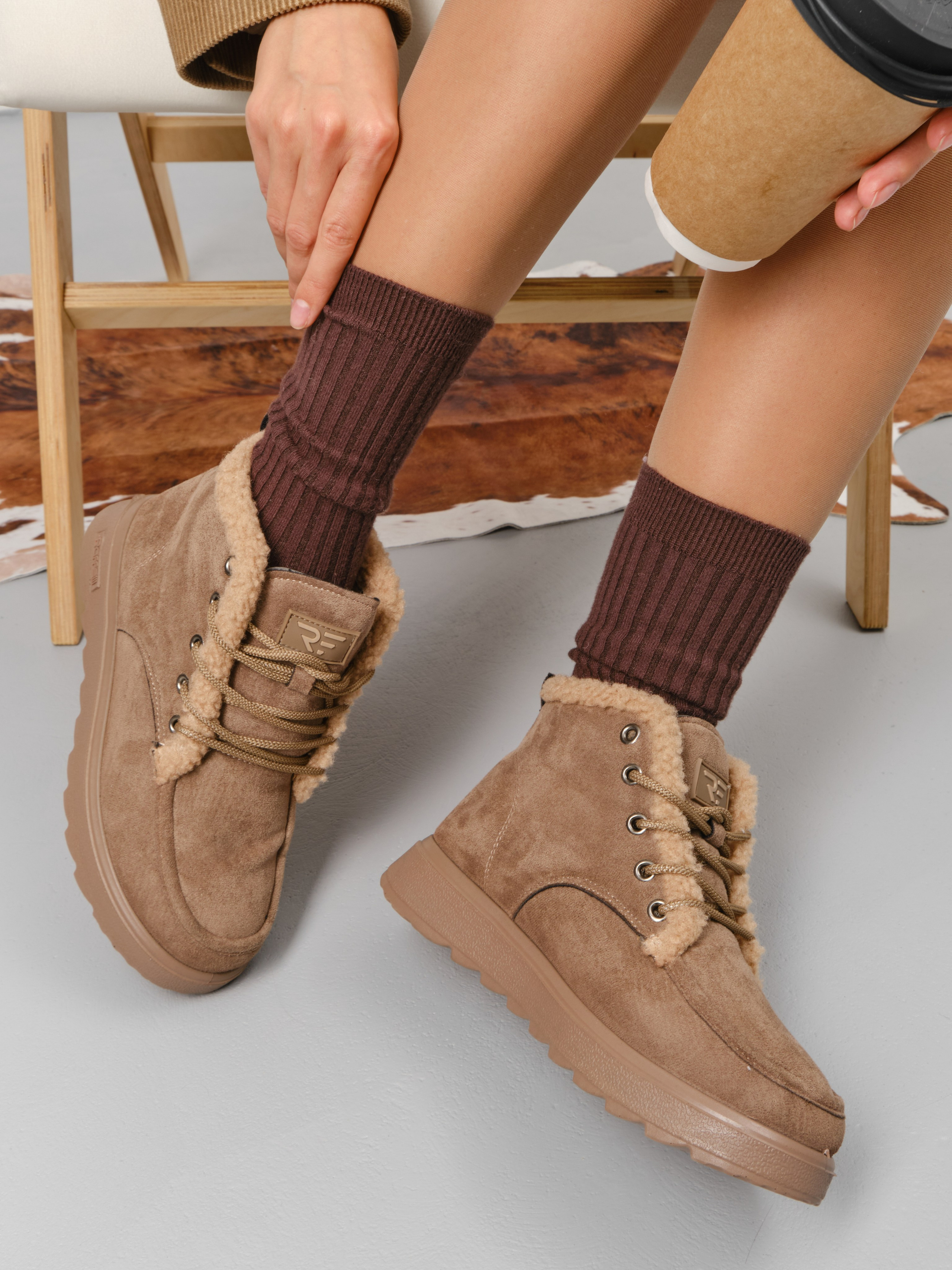 Женская обувь Интерьер. Фотостудия для Wildberries Ozon