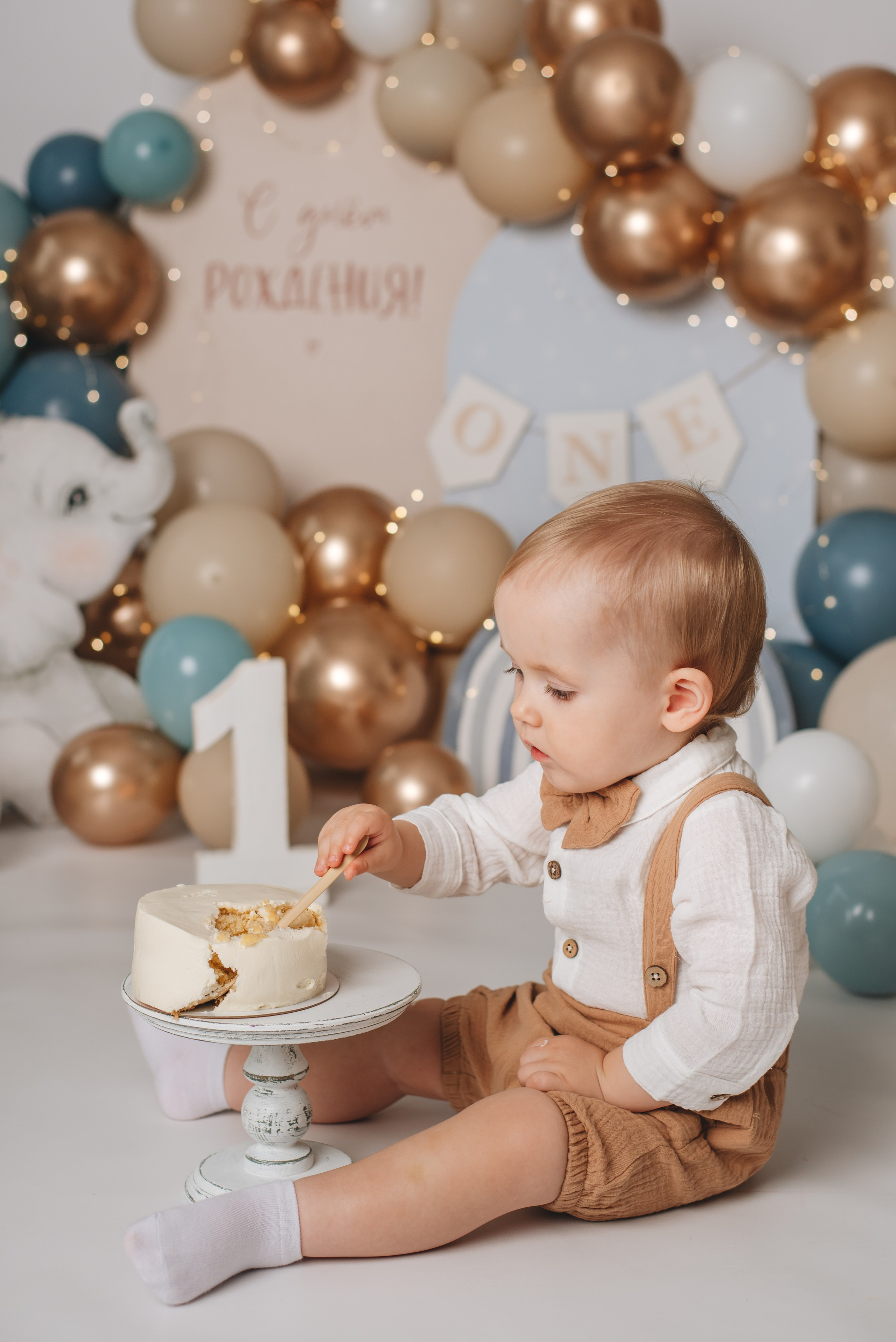 Первый тортик. Детский фотограф Ольга Жубрина