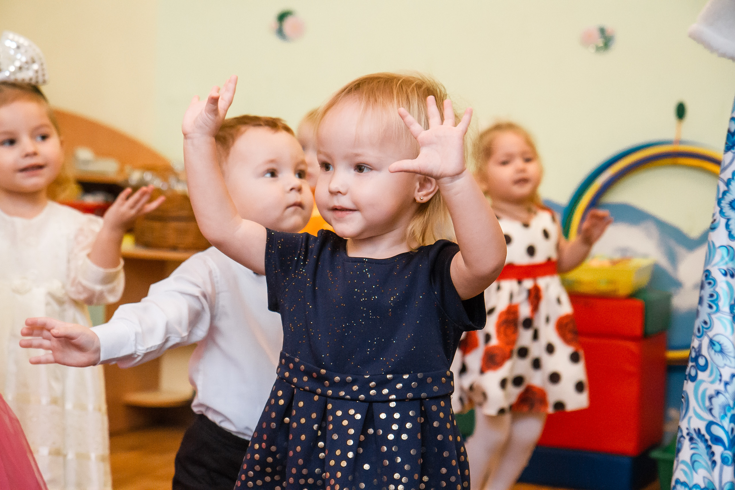 Новый год в ясельках. Фотографиня Мария Дикова