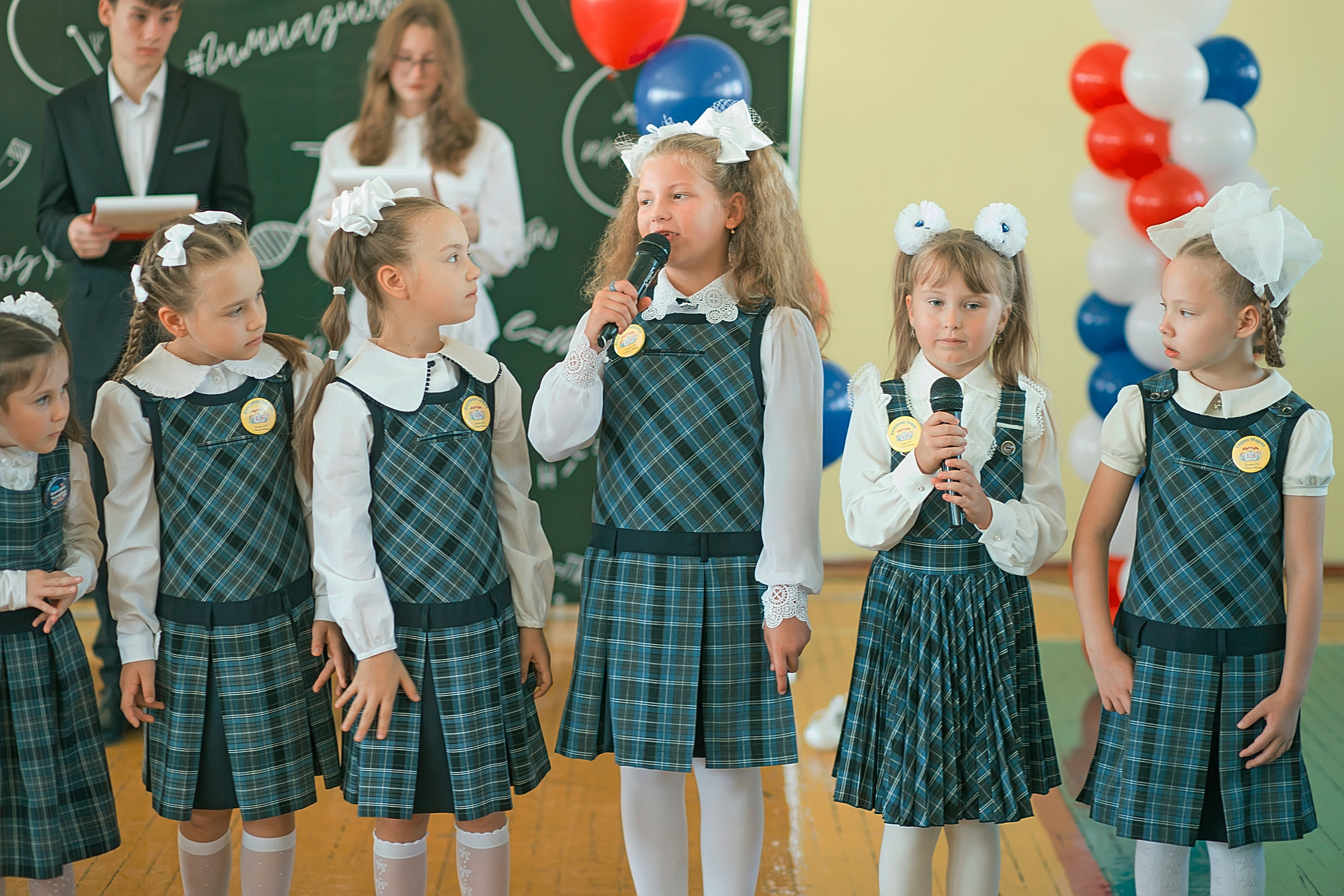 Первый класс линейка, в классе, портреты. Семейный и детский фотограф в Нижнем Новгороде