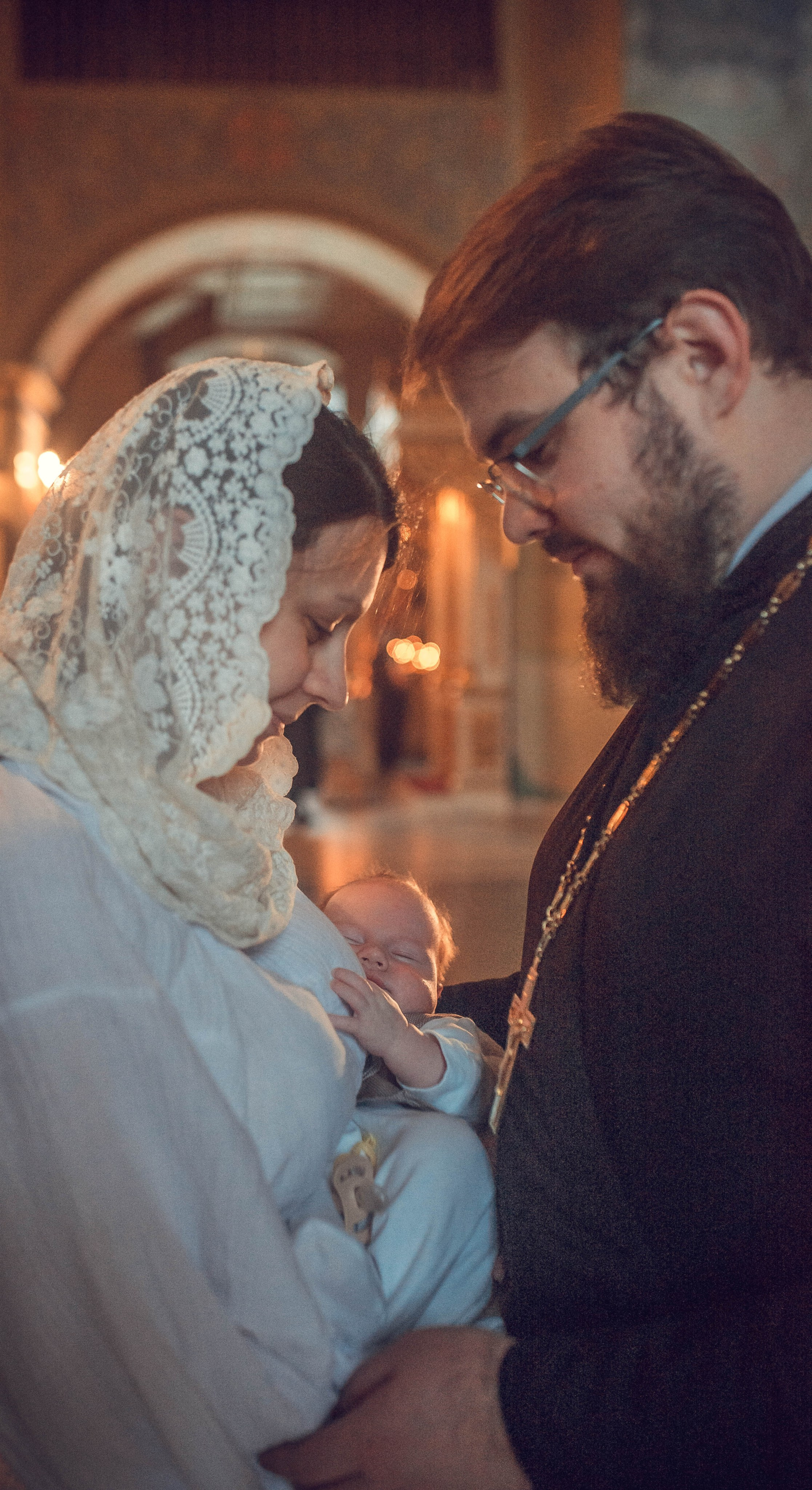 Таинство крещения Тихона. Фотограф на крещение в Саратове Марина Грушина