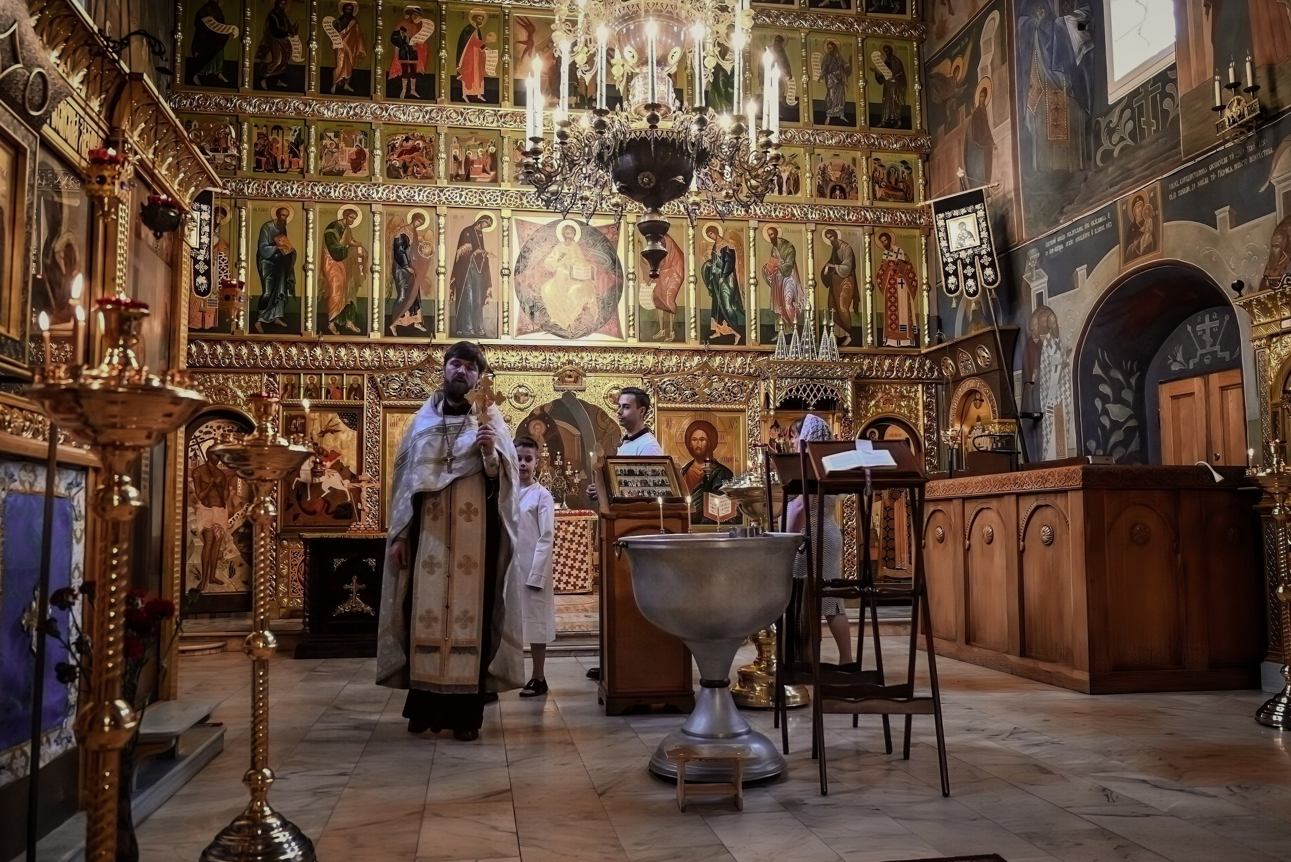 Крещение Арбат мама Ксения. Семейный и детский фотограф Москва