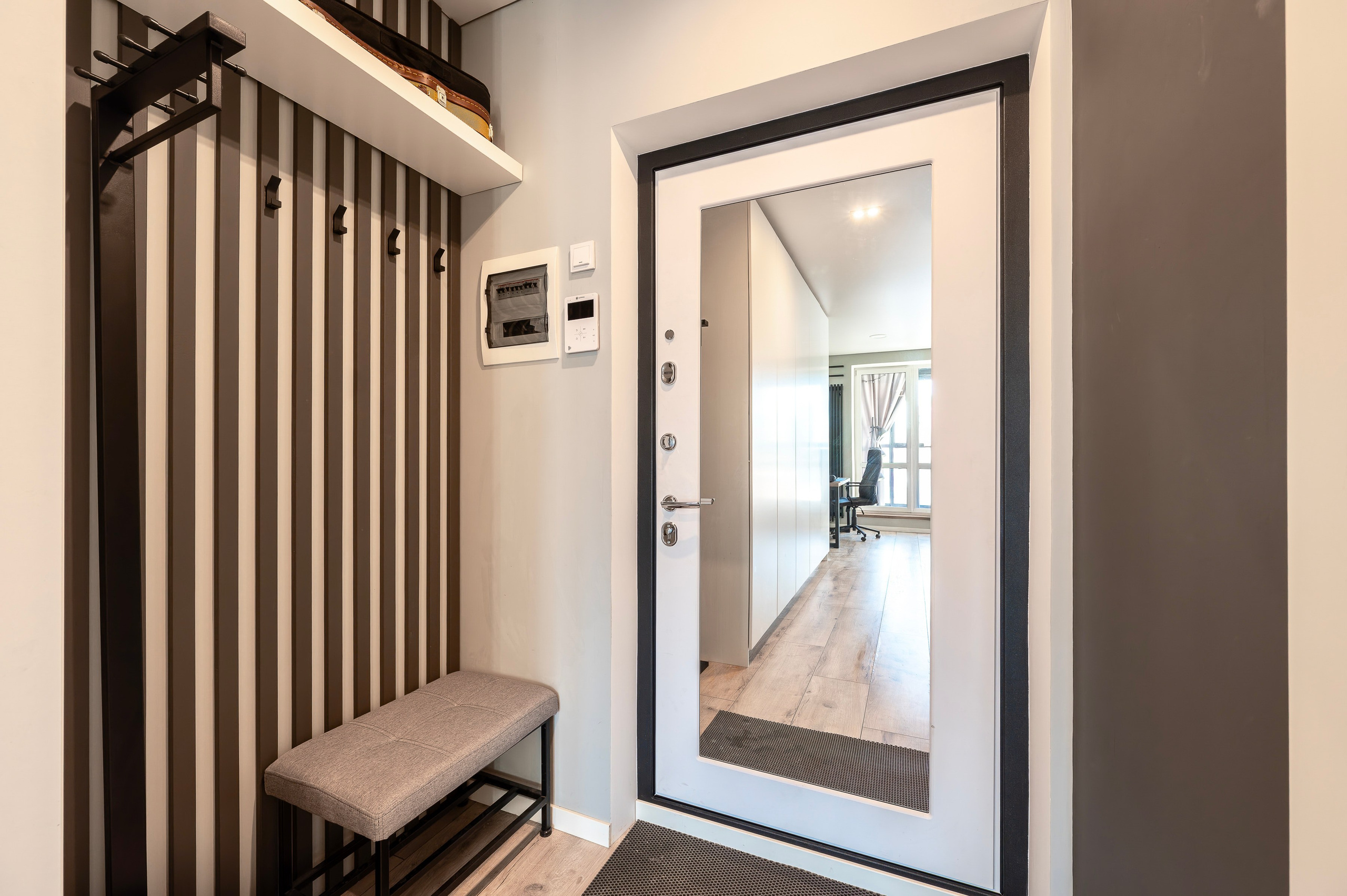 Студия на продажу, Лиговский пр-т. Интерьерный фотограф. Фото- видеосъемка недвижимости Санкт-Петербург