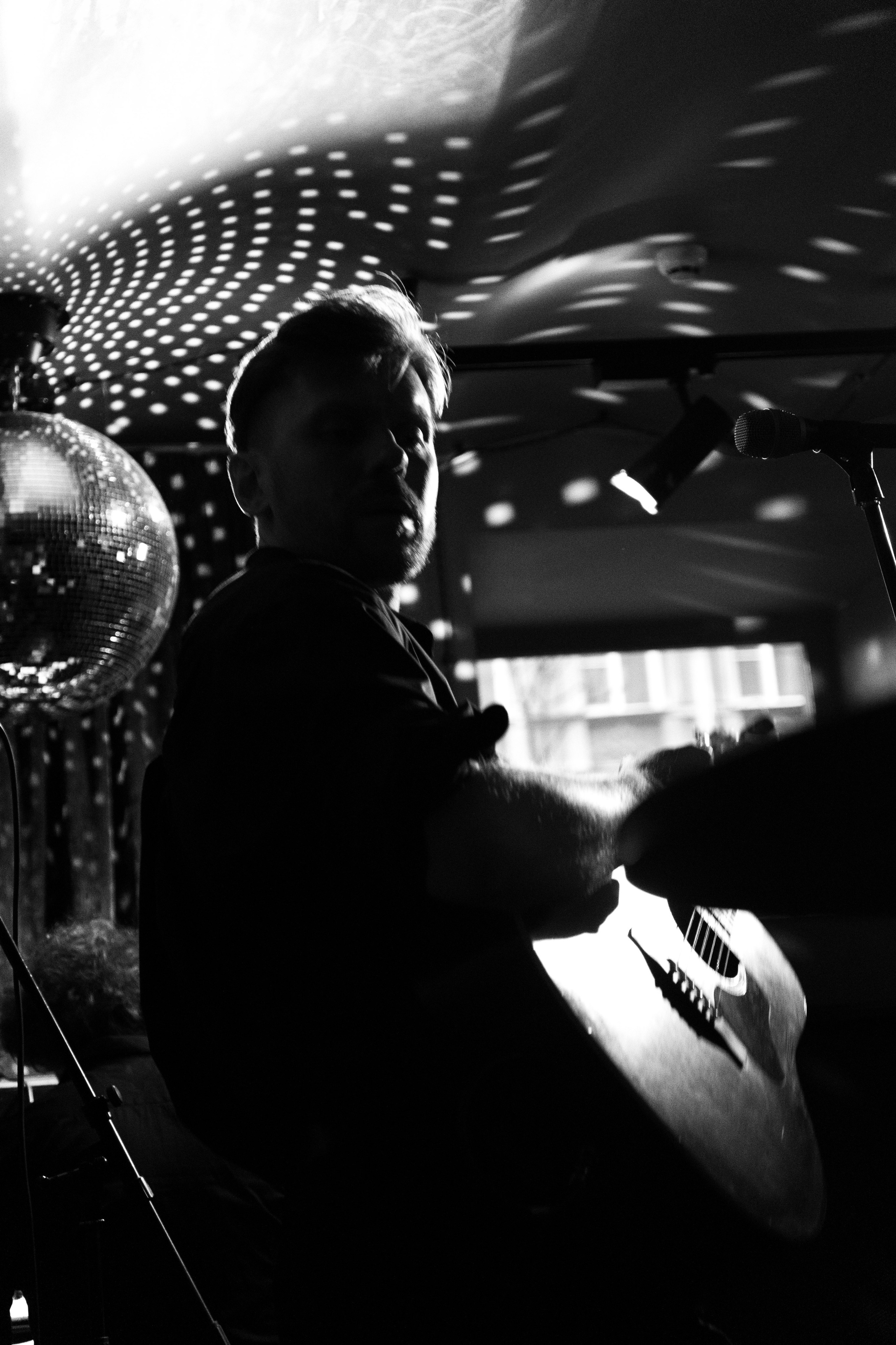 Концерт группы Тони Мак в кабаре Шум. Фотограф в Санкт-Петербурге Ибрагимова Алина