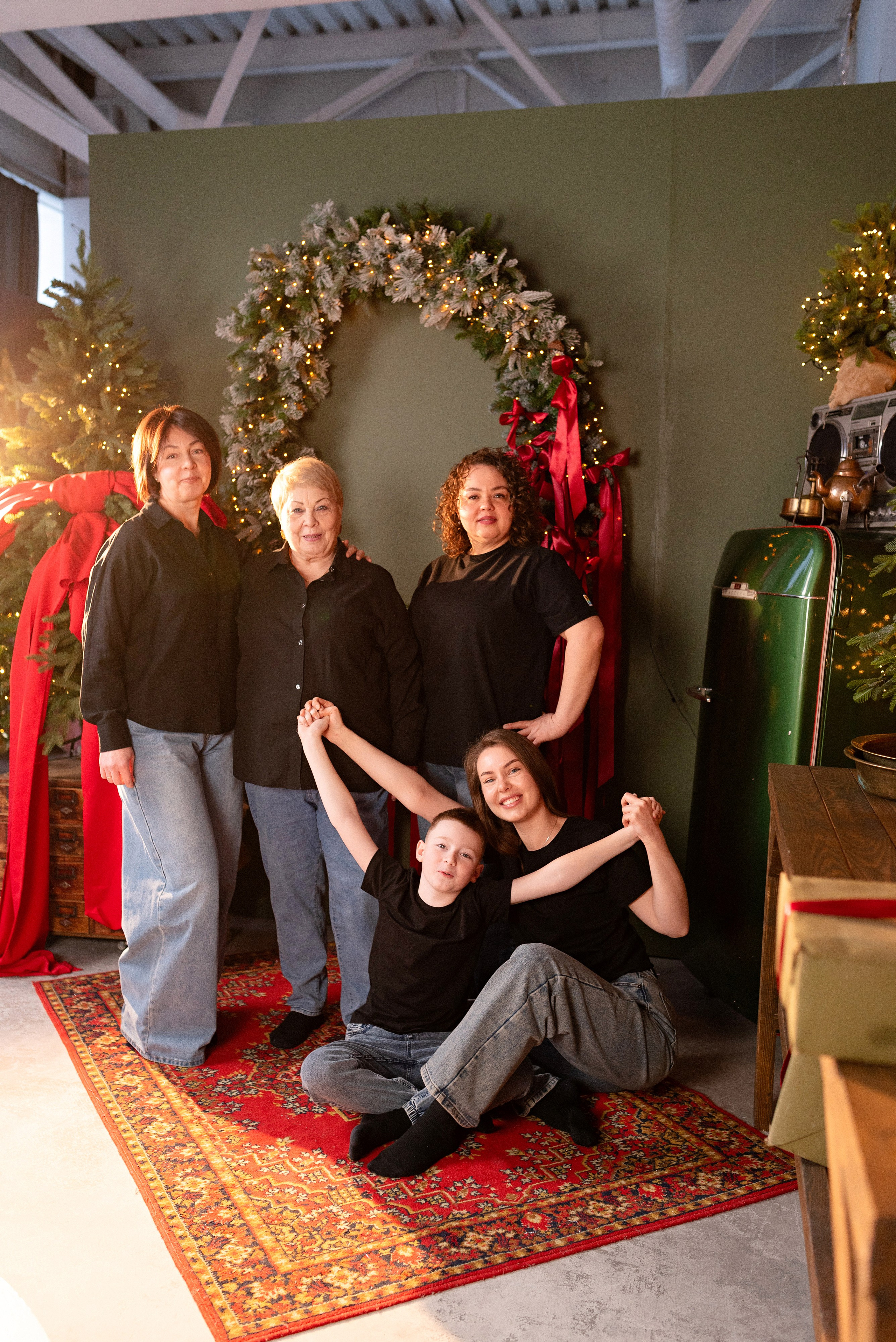 Семейная фотостудии Питер, зал Невский. Детский и семейный фотограф в Сургуте и Нефтеюганске Анна Старцева