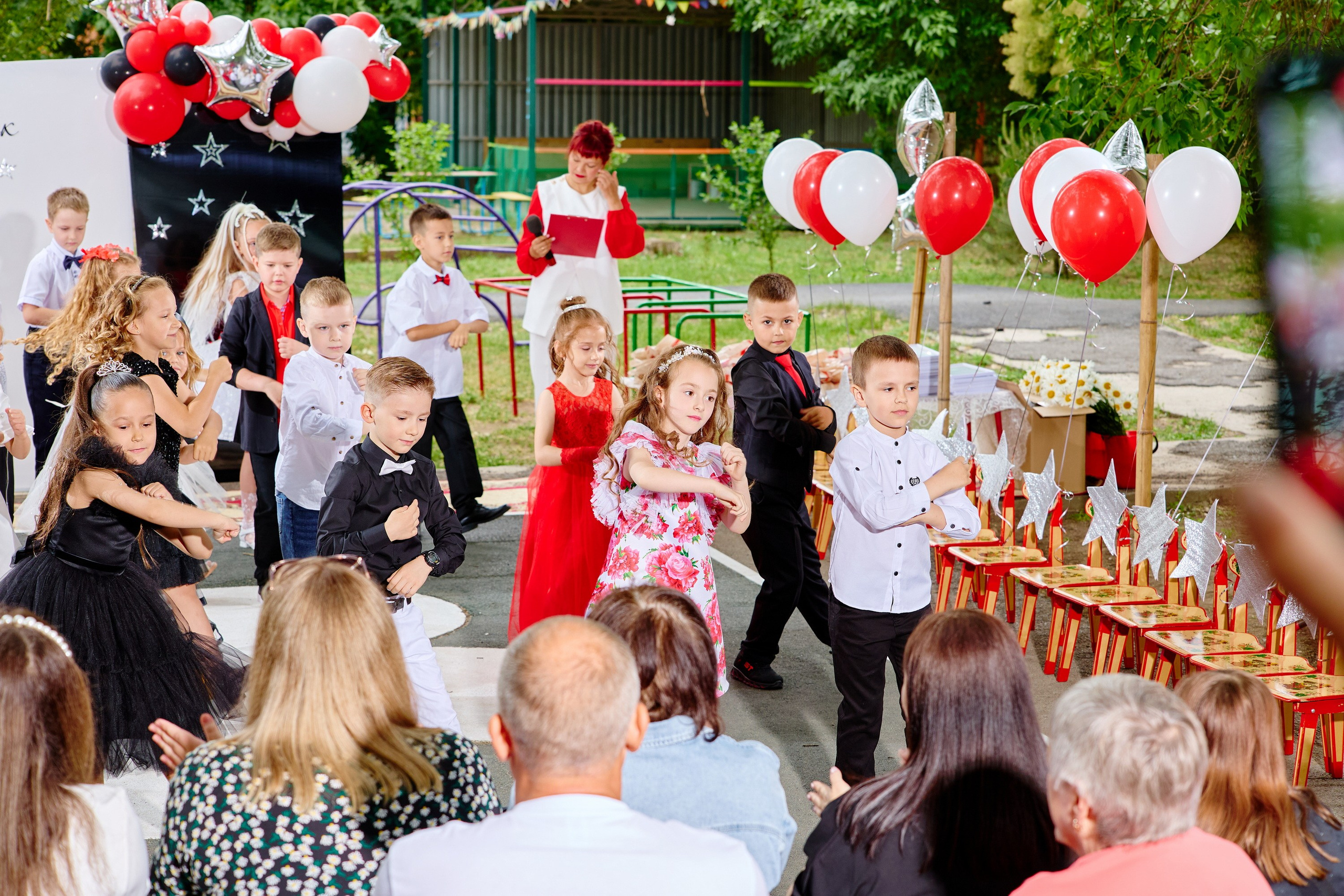 Выпускной 45 сад. Фотограф Выпускные альбомы Таганрог Сергей Коробченко