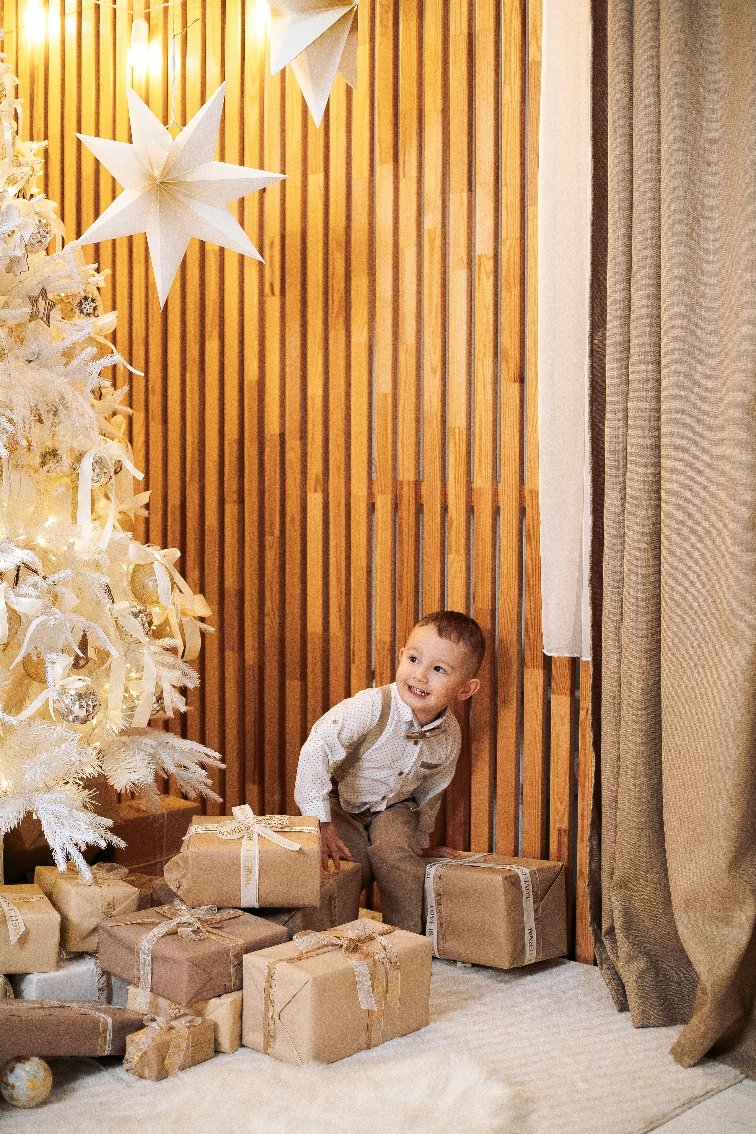 Семейная новогодняя фотосессия 2024-2025 в фотостудии. Фотограф в Санкт-Петербурге, Анна Скворцова