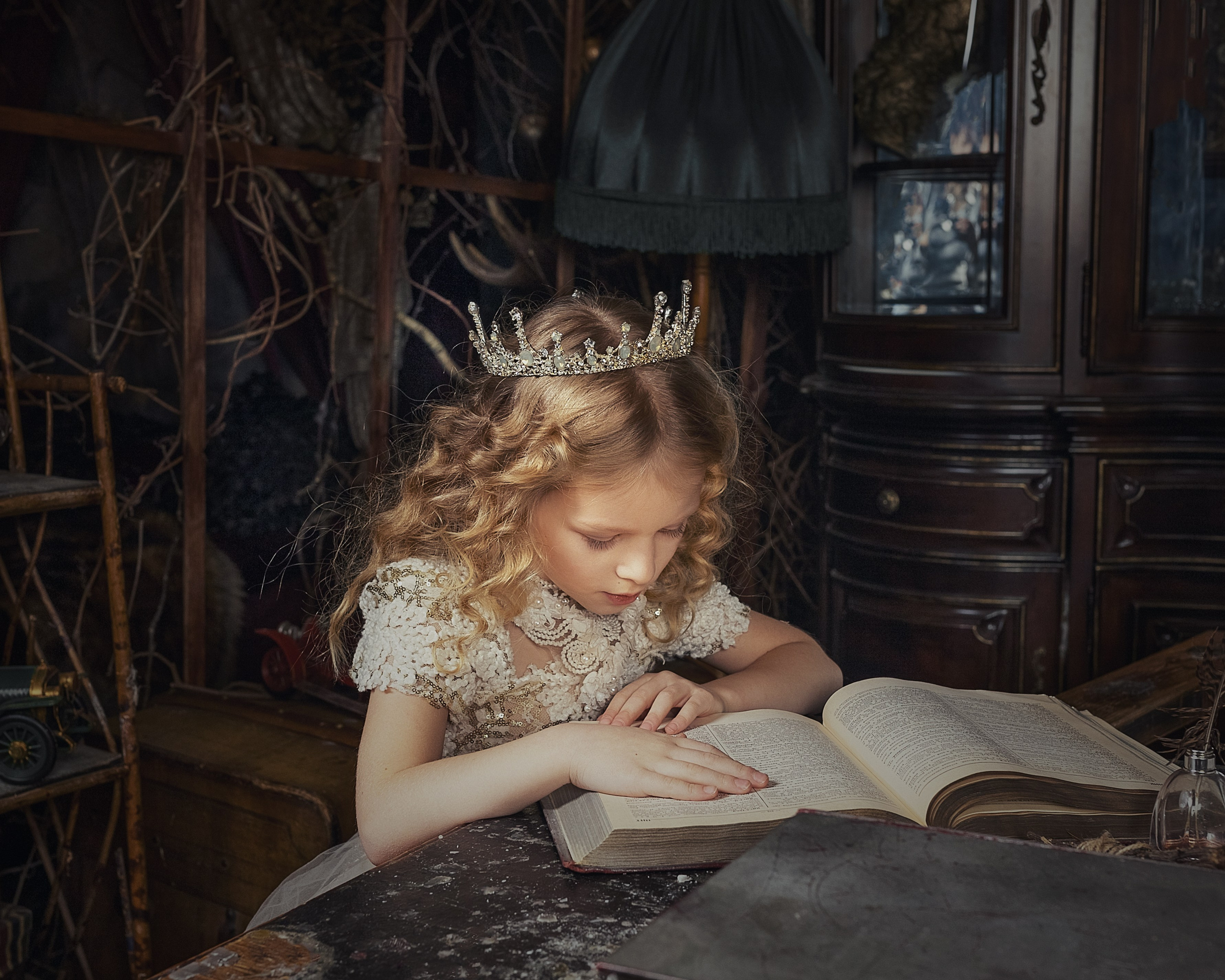 Сказочная фотосессия в студии в Москве. Актерское и модельное портфолио. Фотограф в Москве Екатерина Коломеец