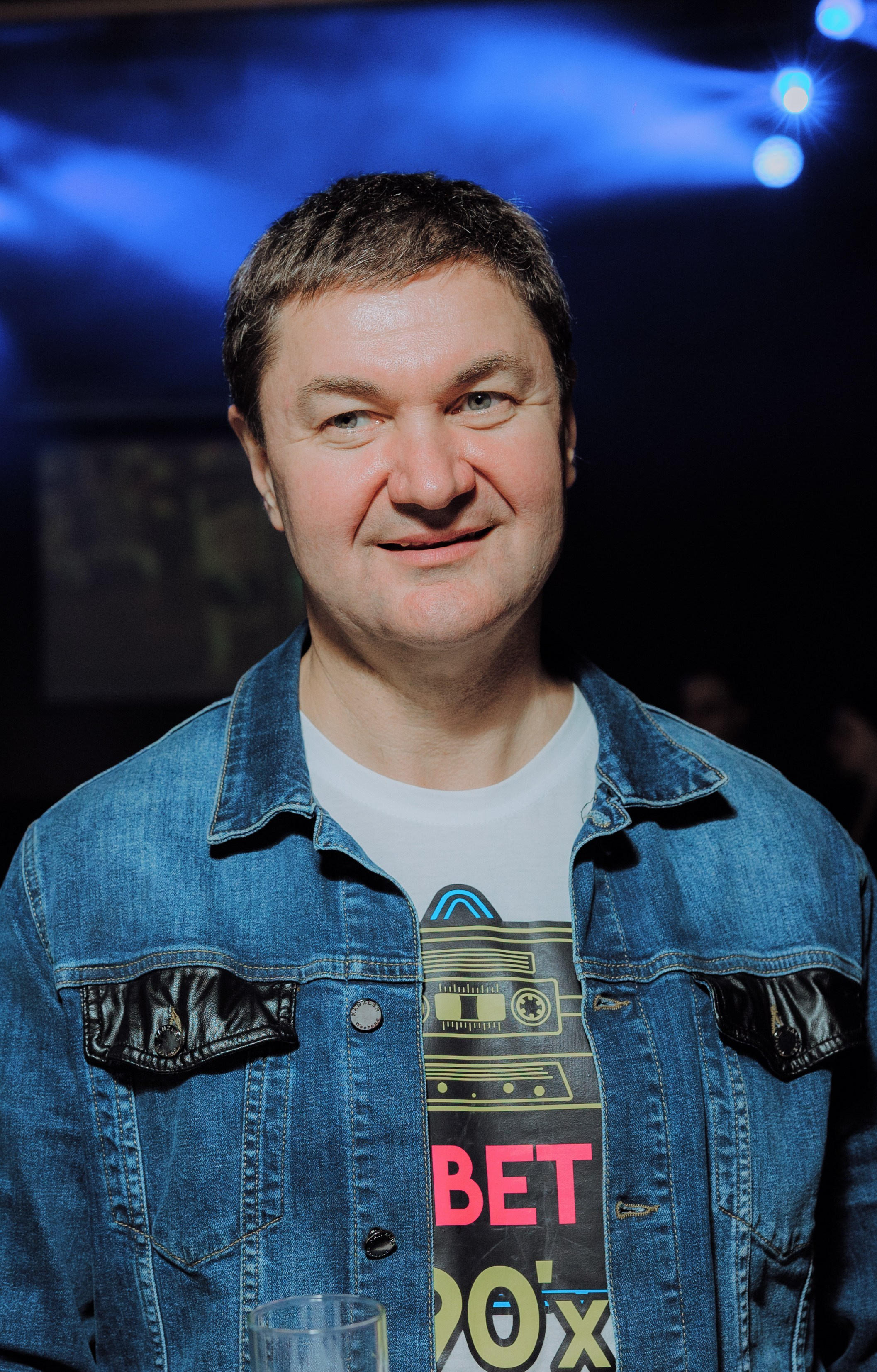 Юбилей 50 лет в стиле 90 в AG LOFT. АНДРЕЙ ШИРКАЛИН РЕПОРТАЖНЫЙ ФОТОГРАФ МОСКВА НА КОРПОРАТИВ, ДЕНЬ РОЖДЕНИЯ, БАНКЕТ, КОНФЕРЕНЦИЮ, ТИМБИЛДИНГ