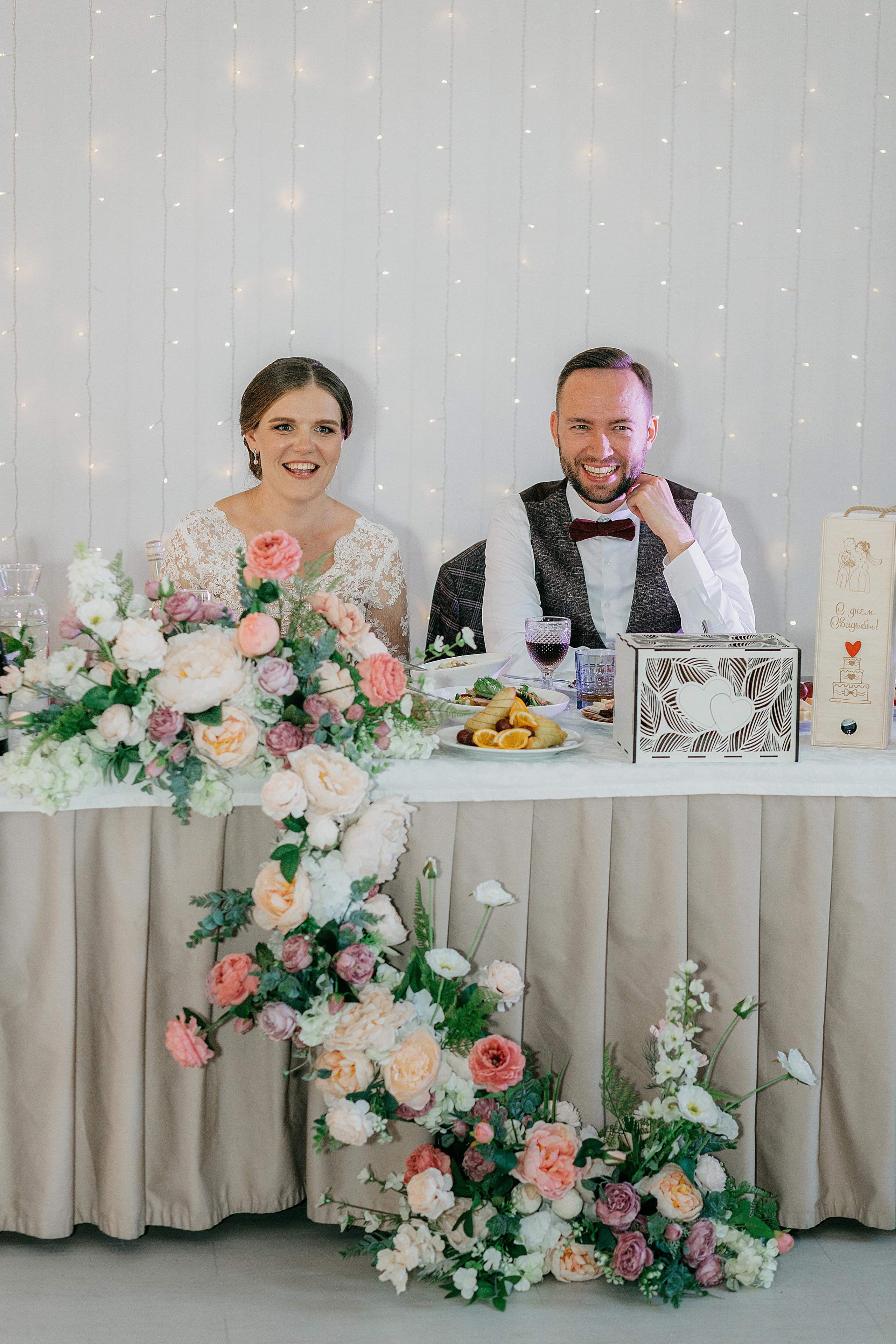 Лидия и Игорь: сборы невесты, Второй Дворец, Исаакиевская площадь, банкет. Душевный фотограф в Санкт-Петербурге. Свадебные и семейные фотосессии