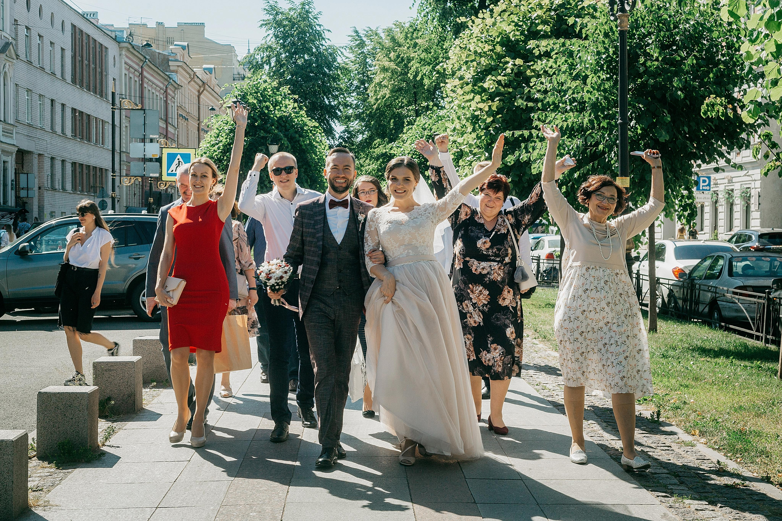 Лидия и Игорь: сборы невесты, Второй Дворец, Исаакиевская площадь, банкет. Душевный фотограф в Санкт-Петербурге. Свадебные и семейные фотосессии