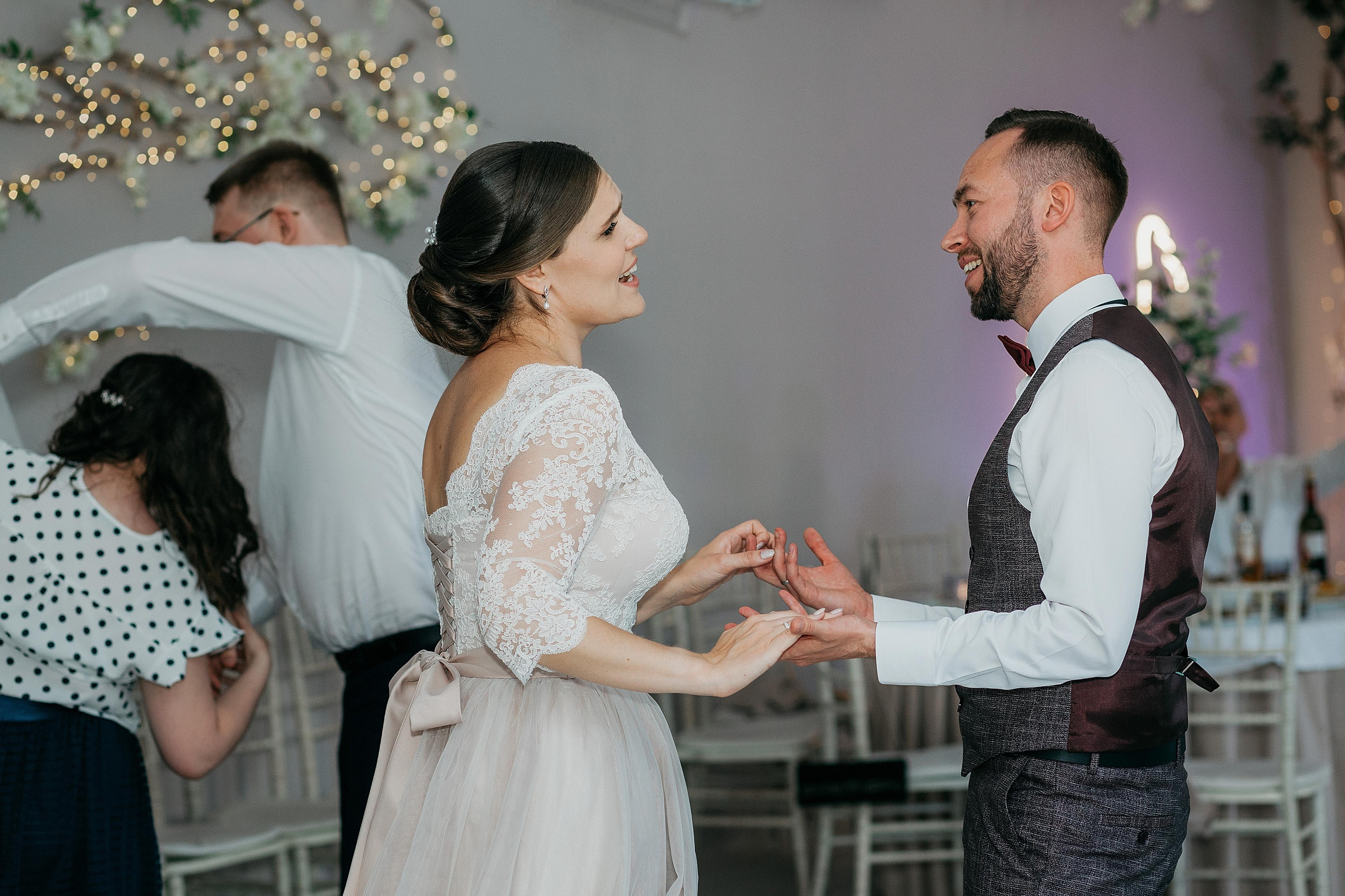 Лидия и Игорь: сборы невесты, Второй Дворец, Исаакиевская площадь, банкет. Душевный фотограф в Санкт-Петербурге. Свадебные и семейные фотосессии