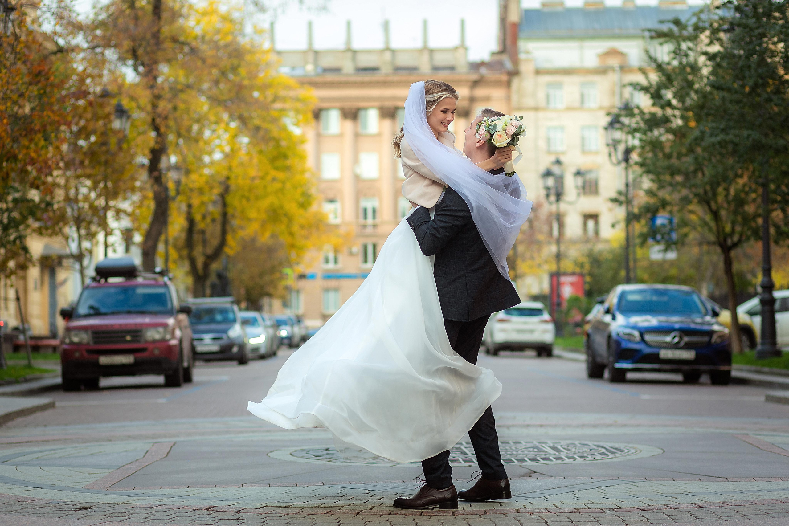 Анна и Леонид: Второй Дворец, фотостудия и прогулка. Душевный фотограф в Санкт-Петербурге. Свадебные и семейные фотосессии