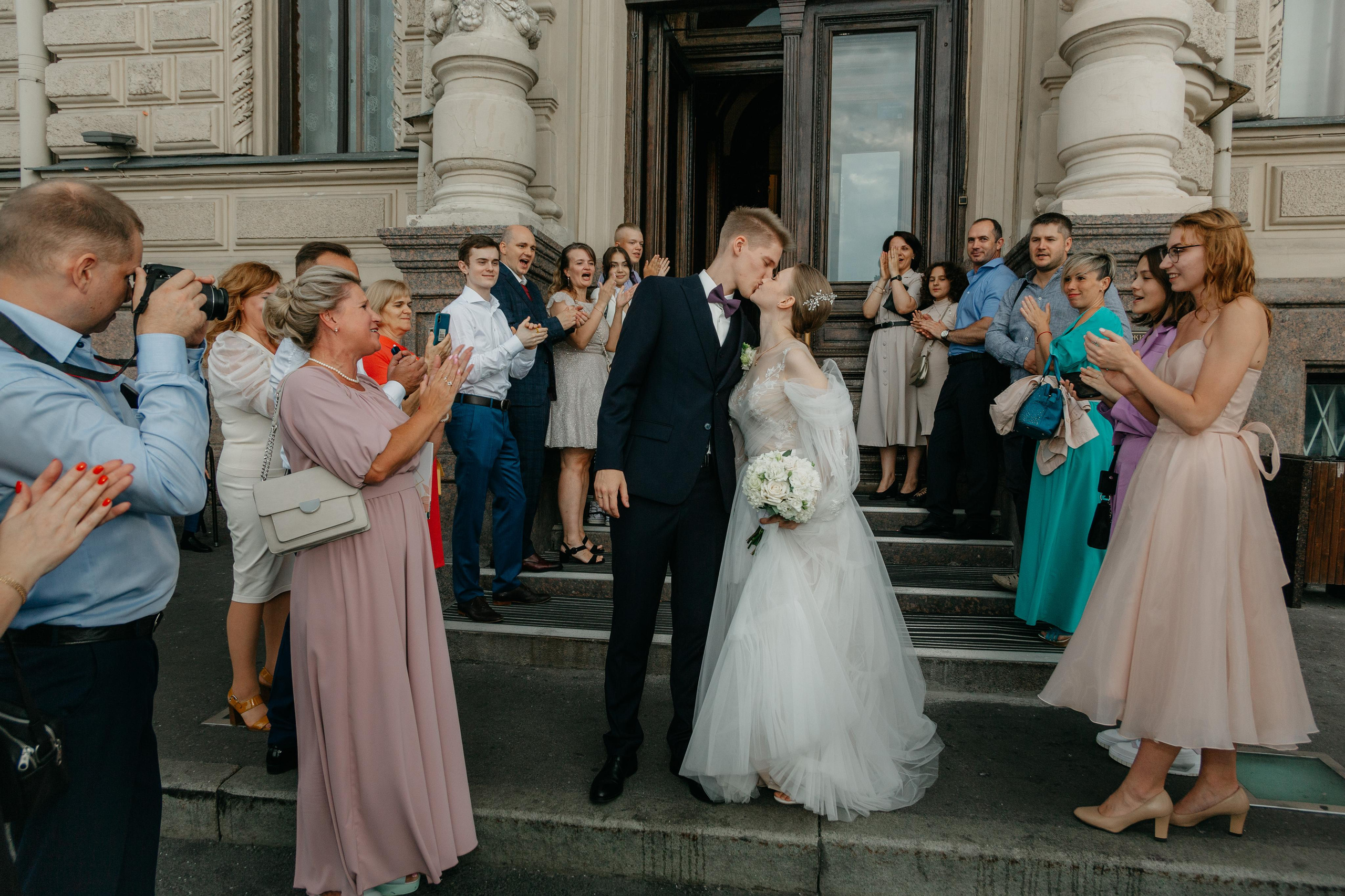 Ульяна и Александр: Первый Дворец, теплоход и банкет. Душевный фотограф в Санкт-Петербурге. Свадебные и семейные фотосессии