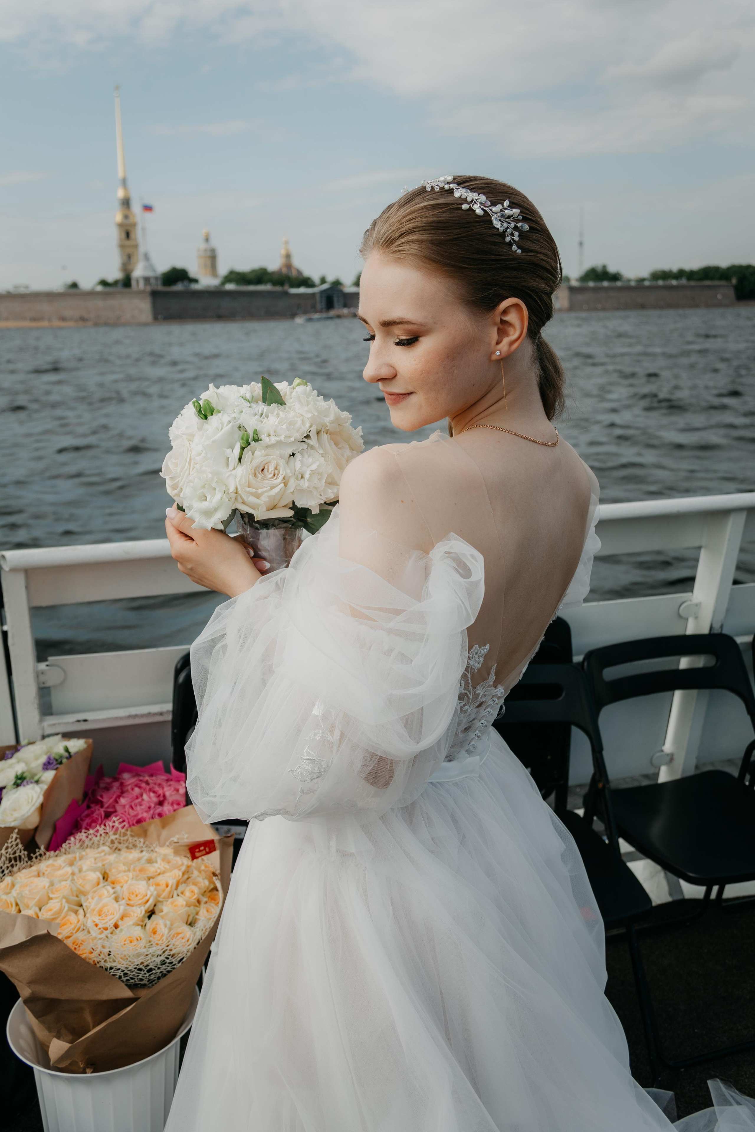 Ульяна и Александр: Первый Дворец, теплоход и банкет. Душевный фотограф в Санкт-Петербурге. Свадебные и семейные фотосессии