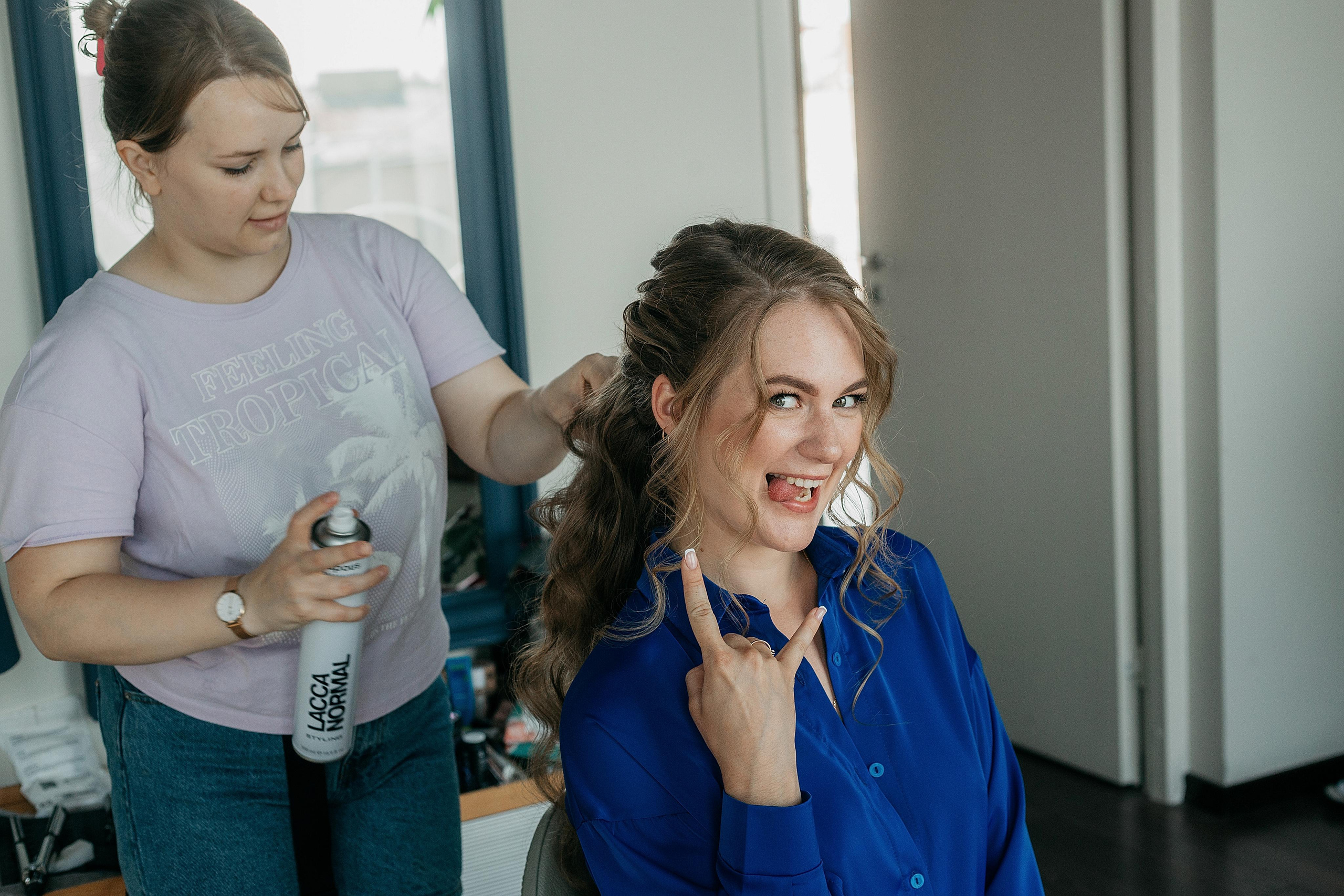 Кристина и Андрей: Апартаменты, загс Кировского р-на и Петергоф. Душевный фотограф в Санкт-Петербурге. Свадебные и семейные фотосессии