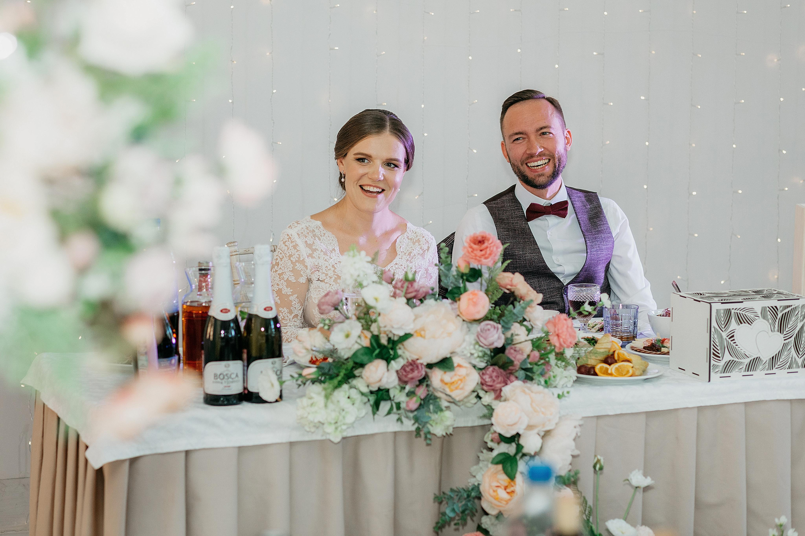 Лидия и Игорь: сборы невесты, Второй Дворец, Исаакиевская площадь, банкет. Душевный фотограф в Санкт-Петербурге. Свадебные и семейные фотосессии