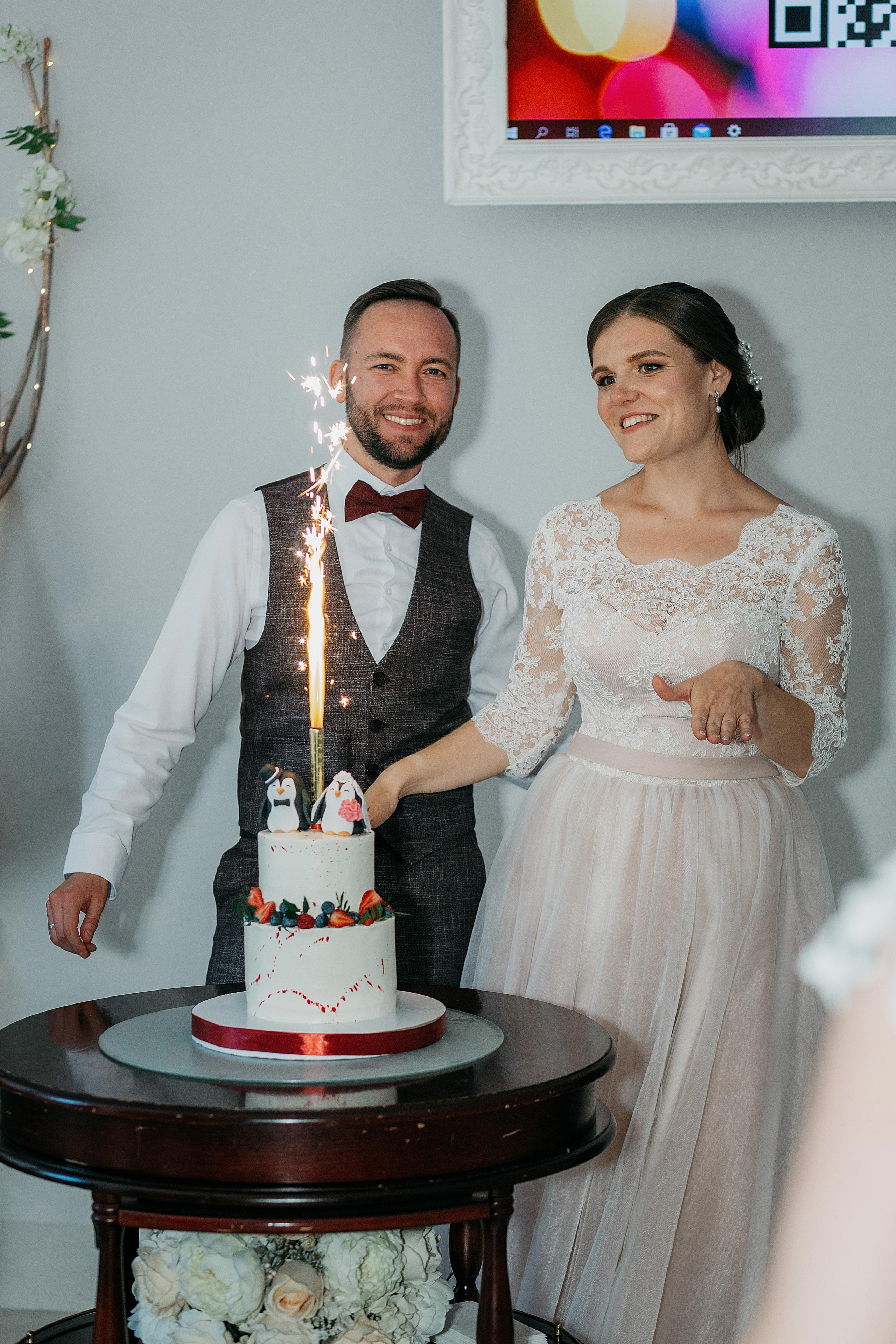 Лидия и Игорь: сборы невесты, Второй Дворец, Исаакиевская площадь, банкет. Душевный фотограф в Санкт-Петербурге. Свадебные и семейные фотосессии