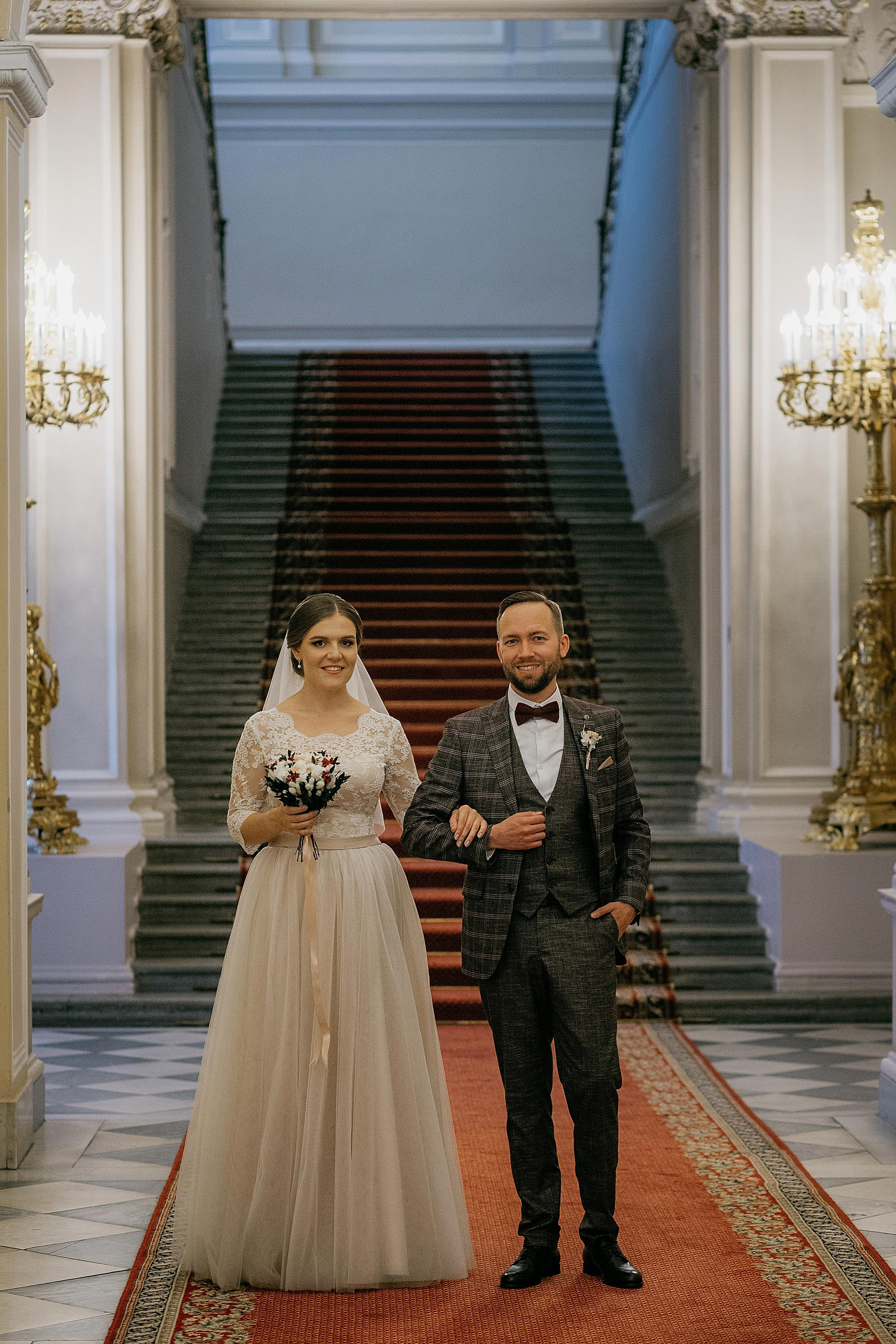 Лидия и Игорь: сборы невесты, Второй Дворец, Исаакиевская площадь, банкет. Душевный фотограф в Санкт-Петербурге. Свадебные и семейные фотосессии