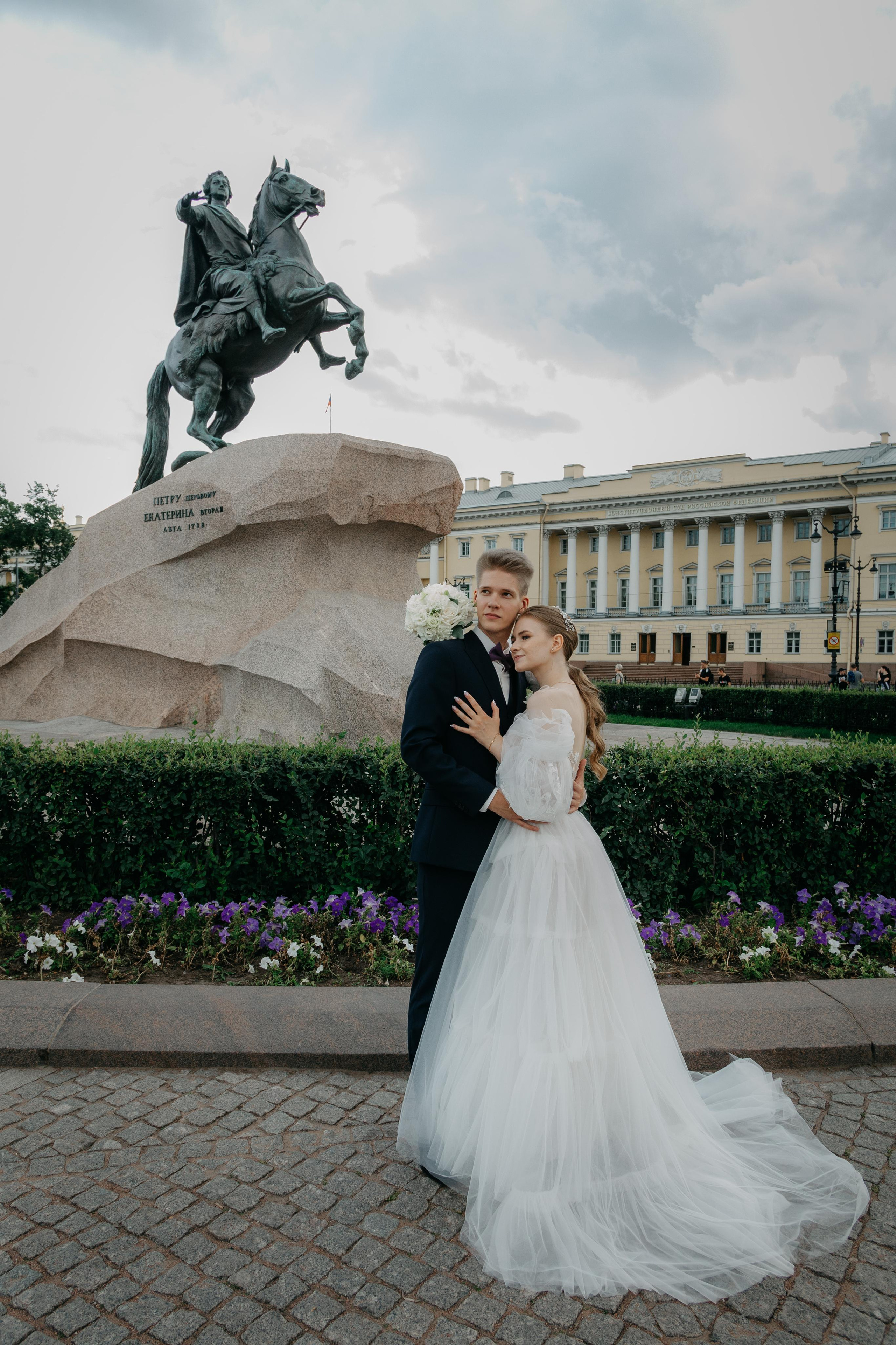 Ульяна и Александр: Первый Дворец, теплоход и банкет. Душевный фотограф в Санкт-Петербурге. Свадебные и семейные фотосессии