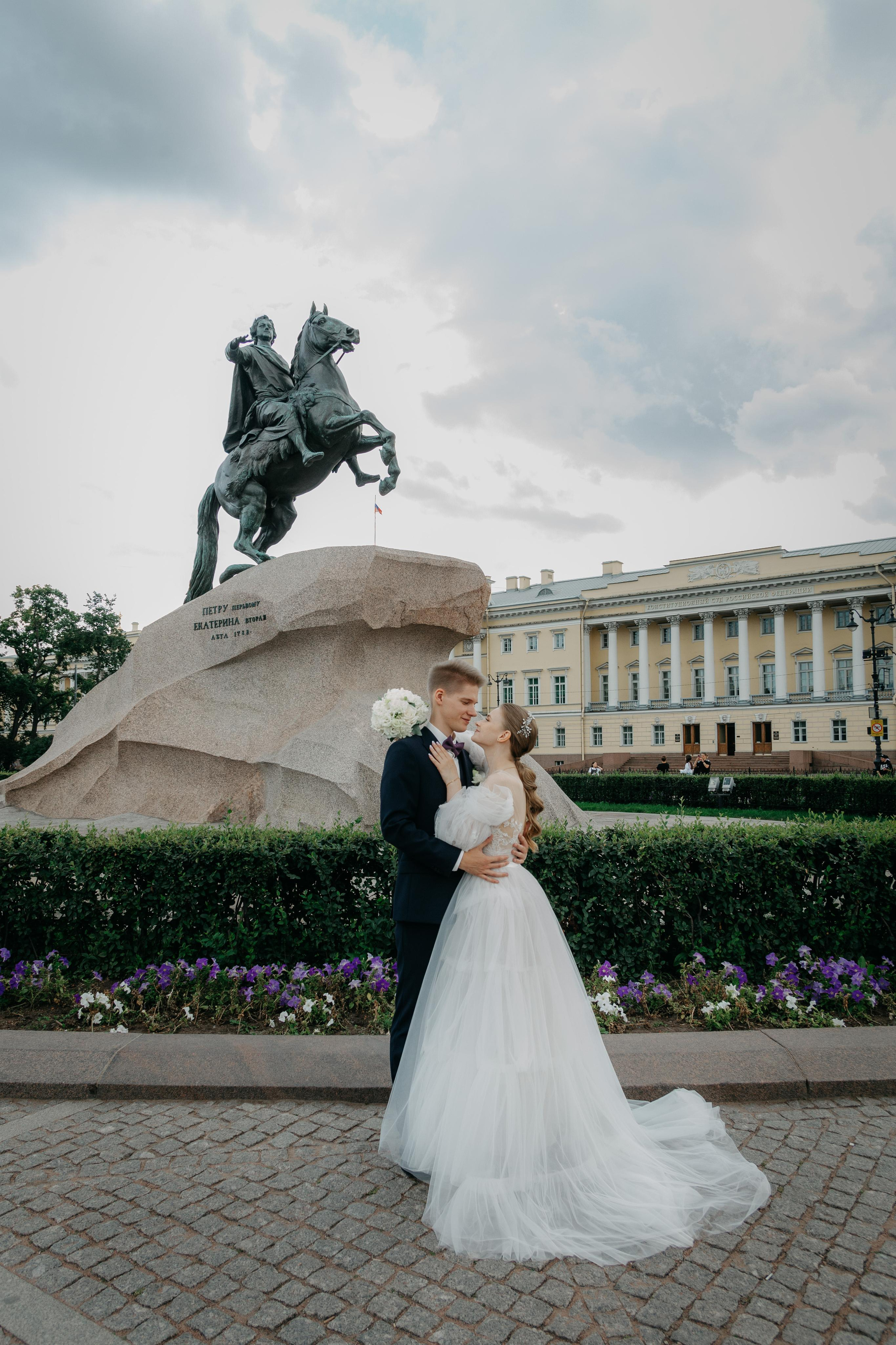 Ульяна и Александр: Первый Дворец, теплоход и банкет. Душевный фотограф в Санкт-Петербурге. Свадебные и семейные фотосессии