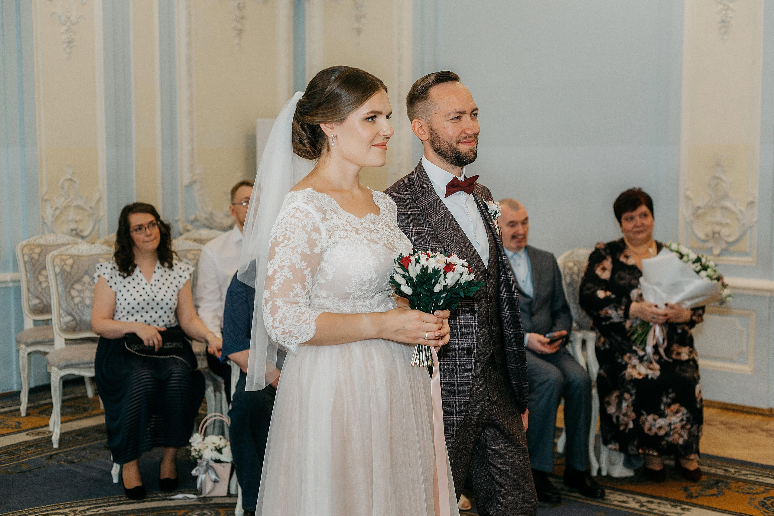 Лидия и Игорь: сборы невесты, Второй Дворец, Исаакиевская площадь, банкет. Душевный фотограф в Санкт-Петербурге. Свадебные и семейные фотосессии