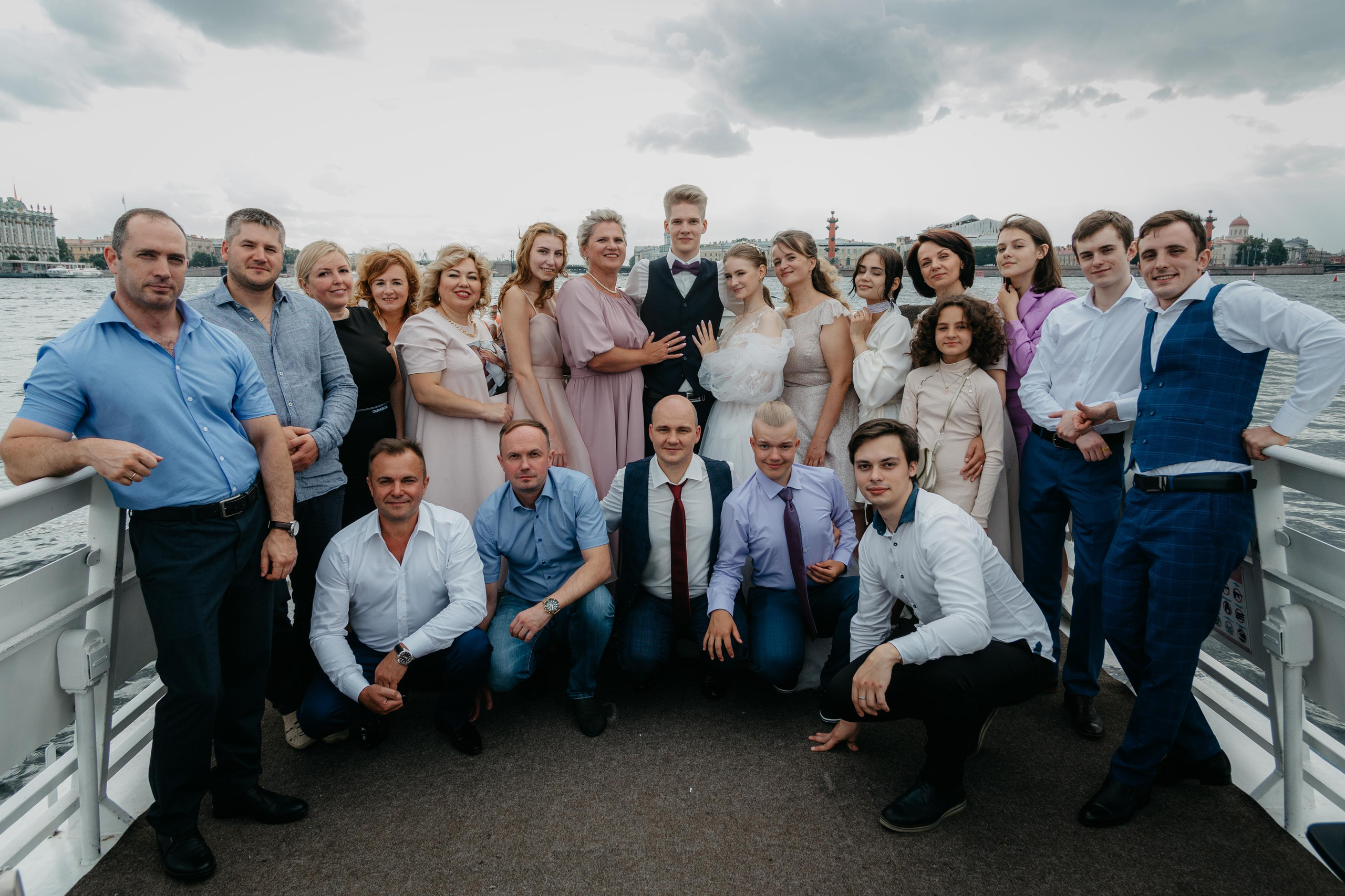 Ульяна и Александр: Первый Дворец, теплоход и банкет. Душевный фотограф в Санкт-Петербурге. Свадебные и семейные фотосессии