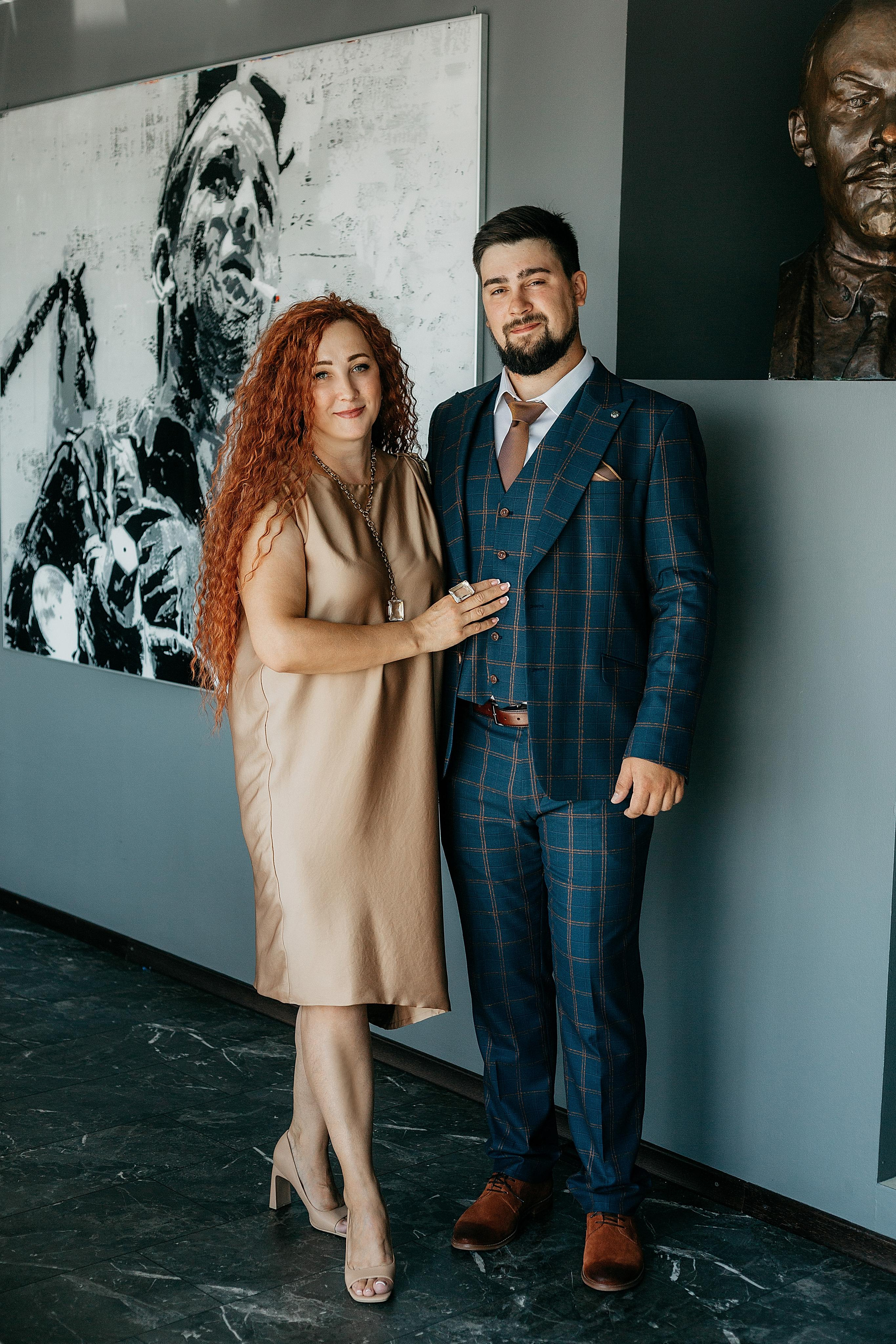 Кристина и Андрей: Апартаменты, загс Кировского р-на и Петергоф. Душевный фотограф в Санкт-Петербурге. Свадебные и семейные фотосессии