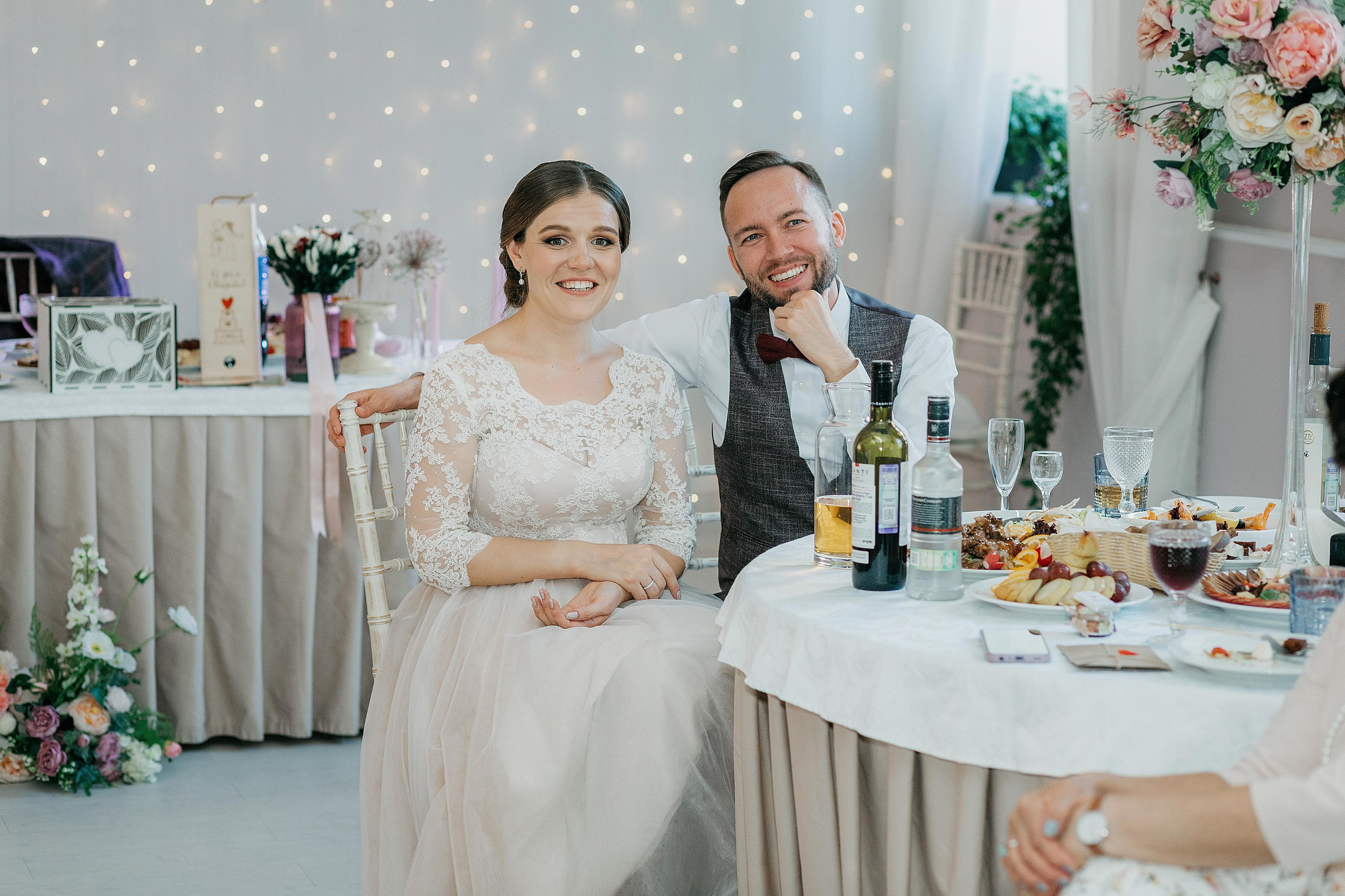 Лидия и Игорь: сборы невесты, Второй Дворец, Исаакиевская площадь, банкет. Душевный фотограф в Санкт-Петербурге. Свадебные и семейные фотосессии