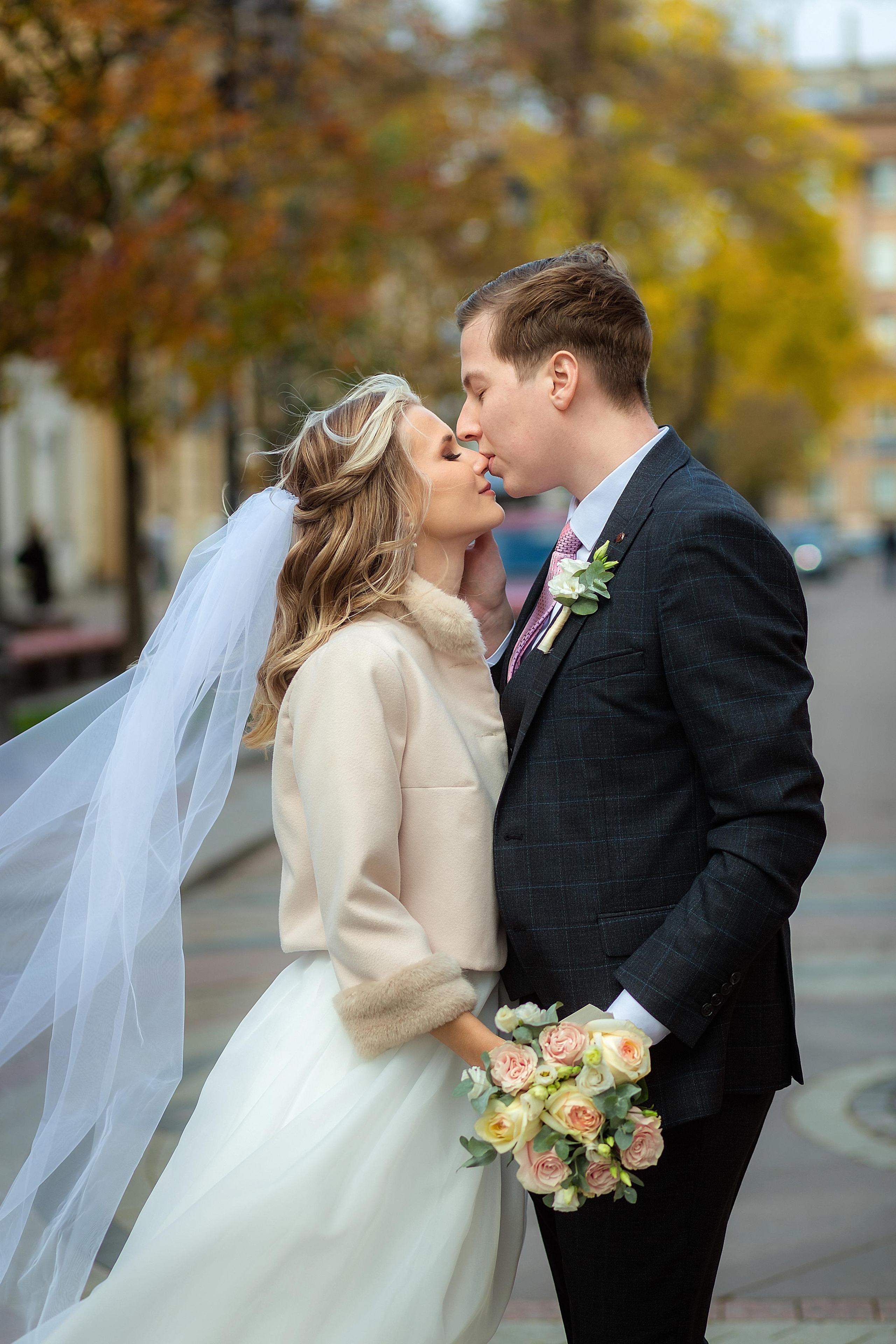 Анна и Леонид: Второй Дворец, фотостудия и прогулка. Душевный фотограф в Санкт-Петербурге. Свадебные и семейные фотосессии