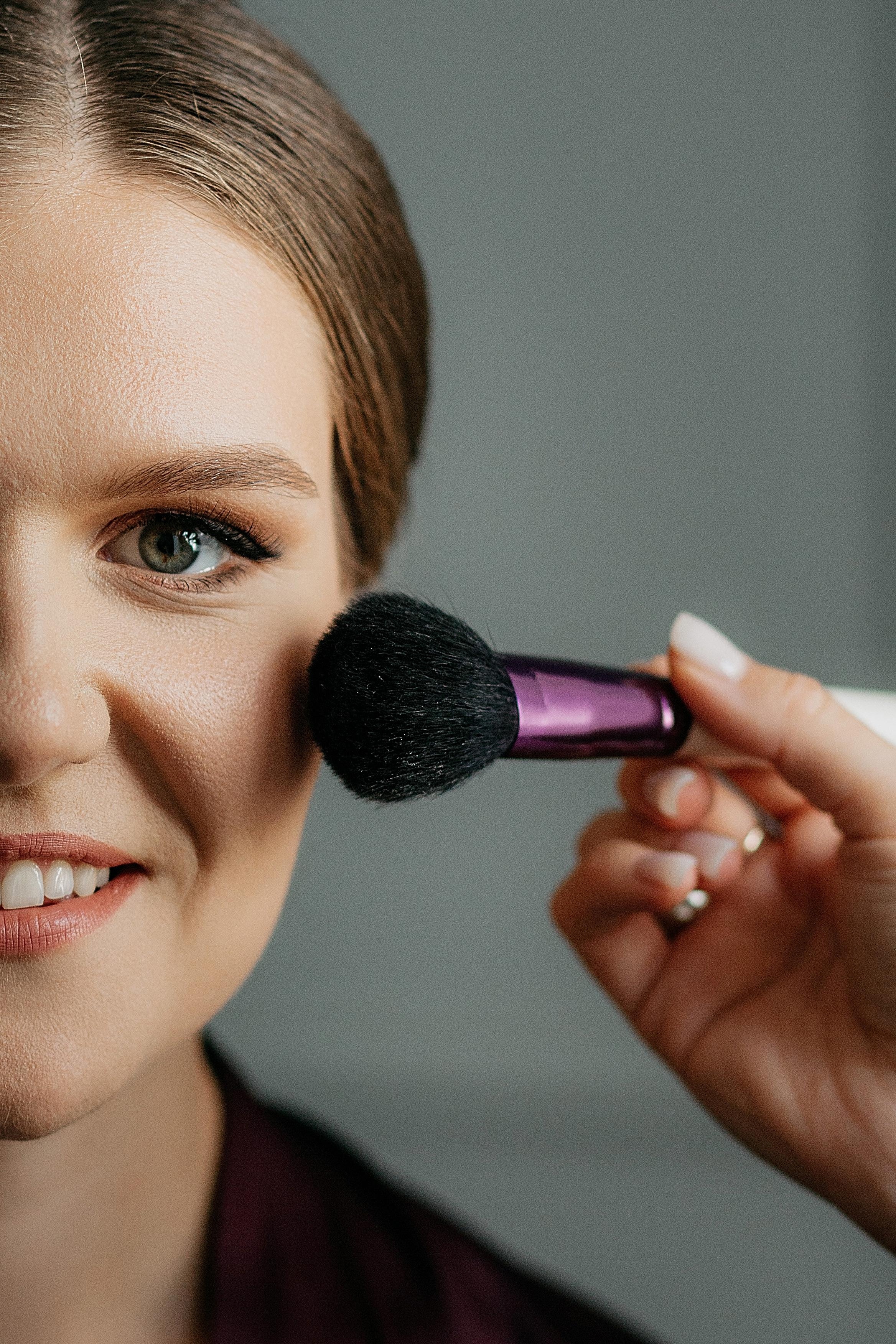 Лидия и Игорь: сборы невесты, Второй Дворец, Исаакиевская площадь, банкет. Душевный фотограф в Санкт-Петербурге. Свадебные и семейные фотосессии