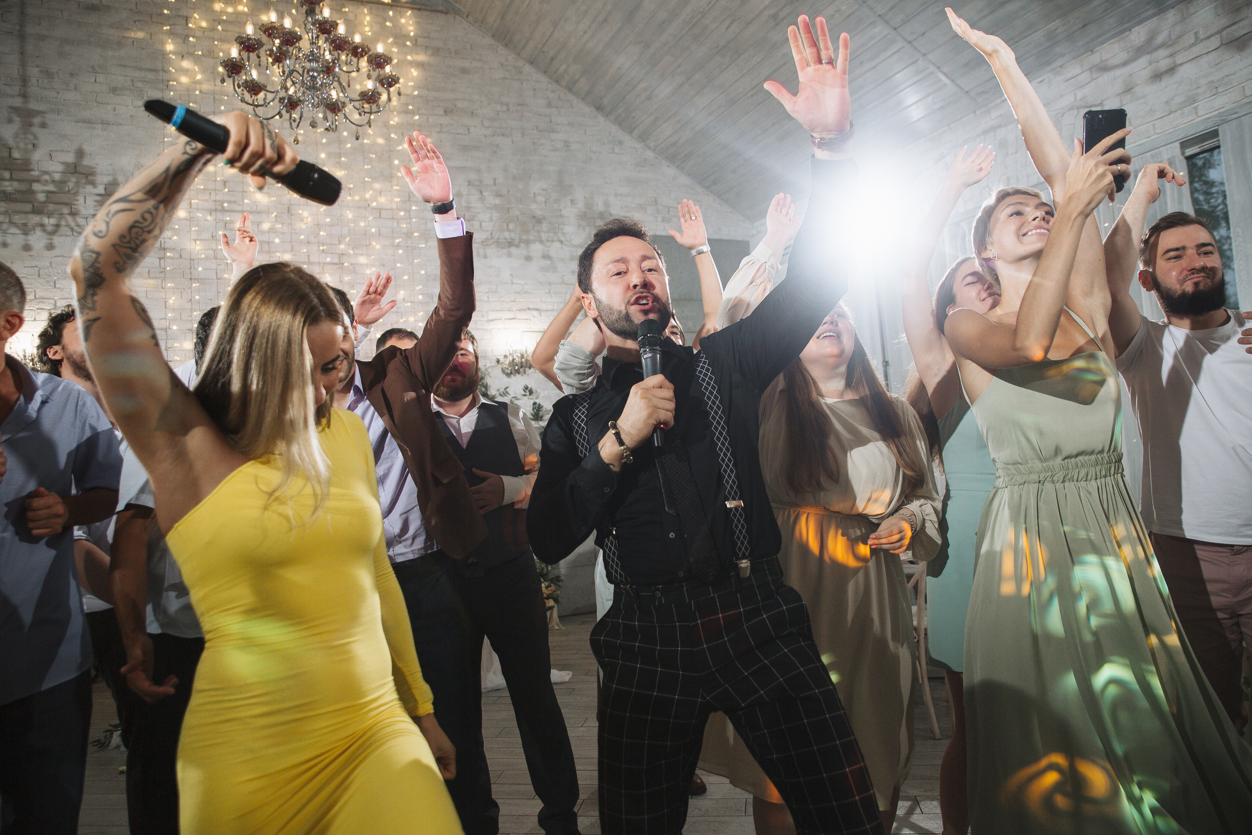 Ведущий Лойм. Подрядчики и друзья сети свадебных площадок House for wedding