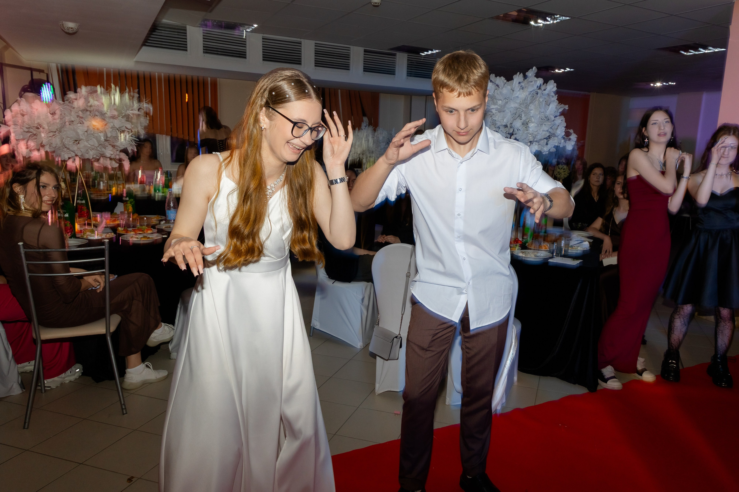 Школьный выпускной 2025 год в Минске, Беларуси. Свадебный фотограф в Минске/Беларуси Сергей Спиридонов