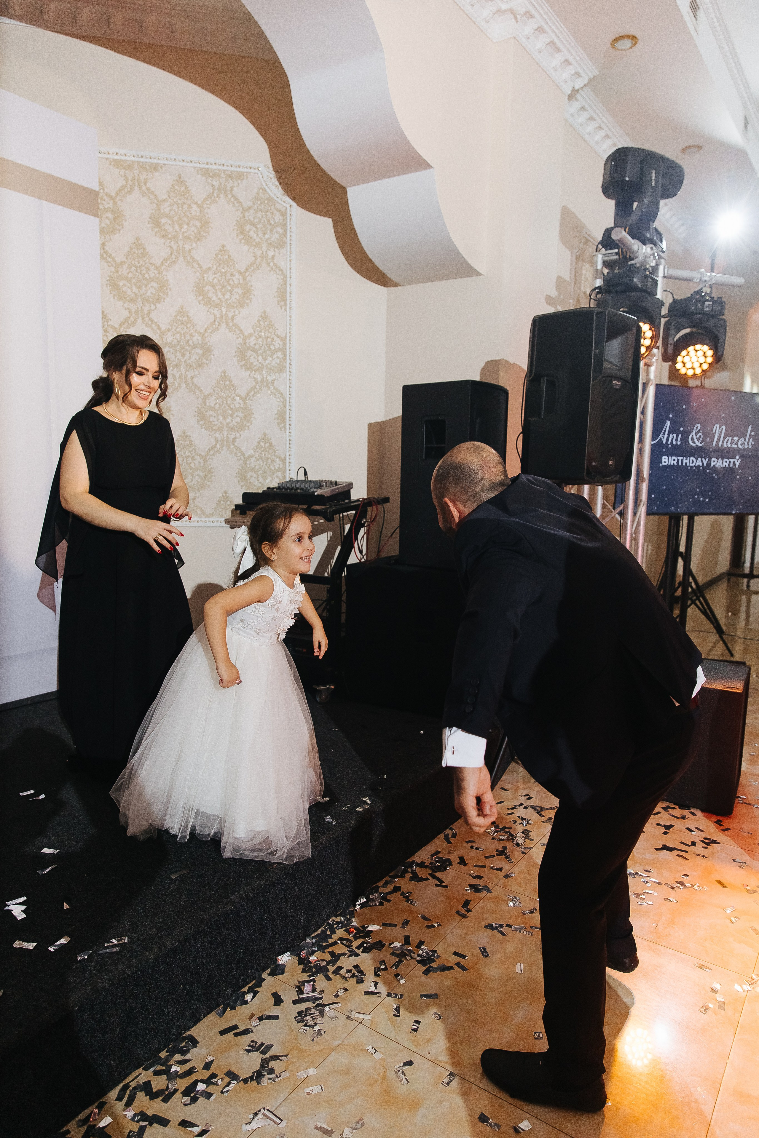 Ани и Назели. 35&5 День рождения, «Янтарь». Фотограф в Красноярске Надежда Воскресенская