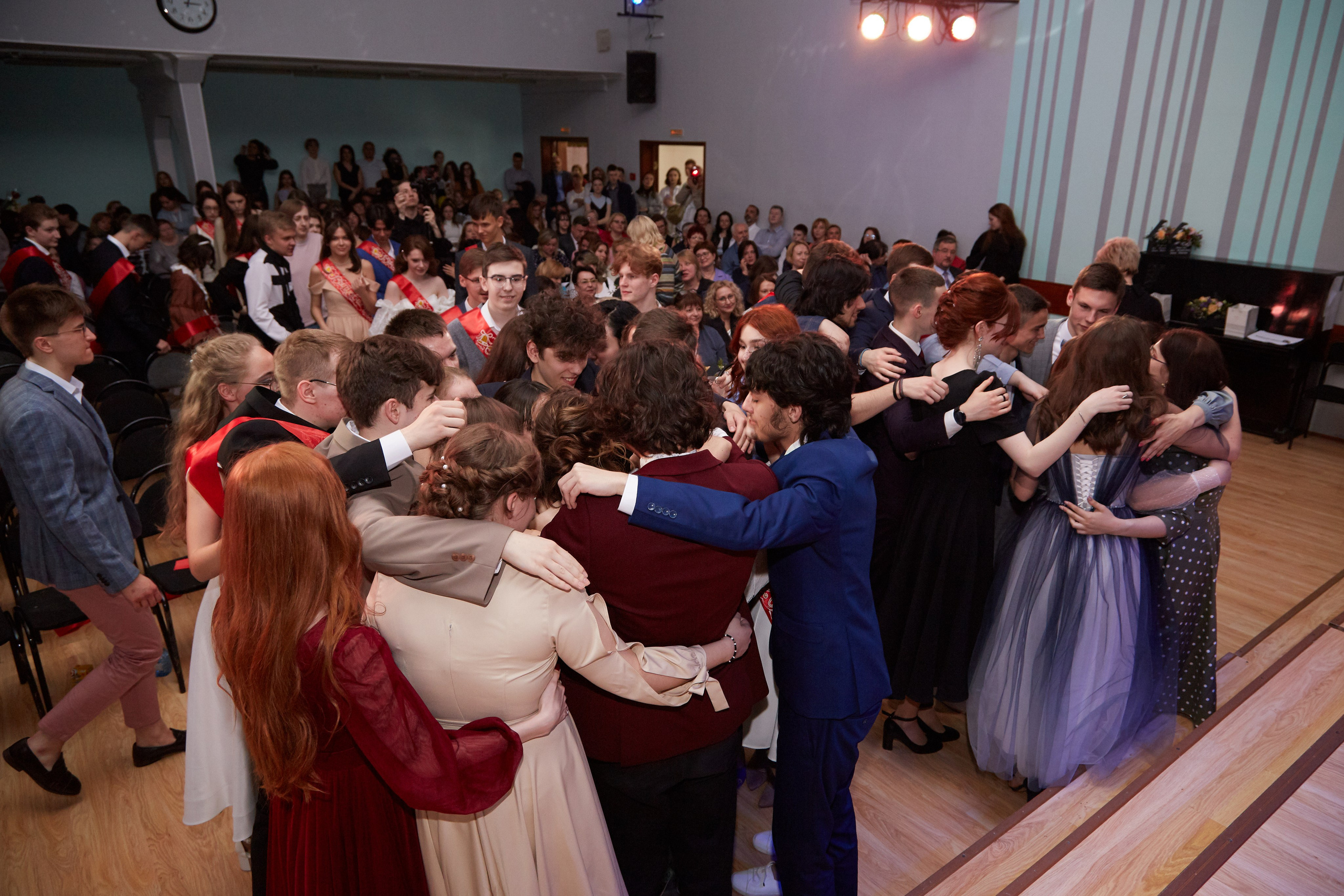 Последний звонок. Фотограф Савченко Люба. Москва