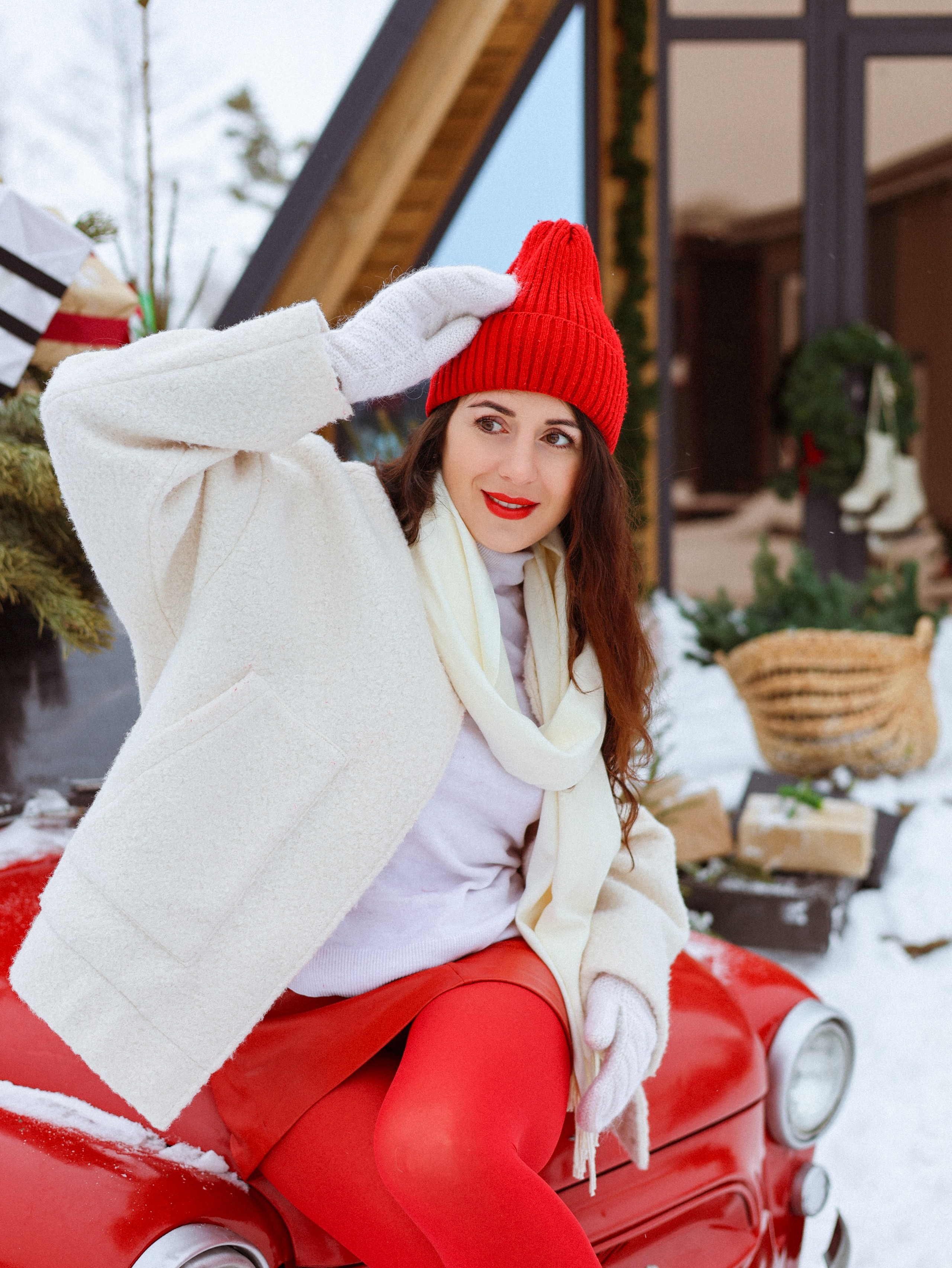 Вера в красном. Мания, портретный фотограф в городе Оренбург