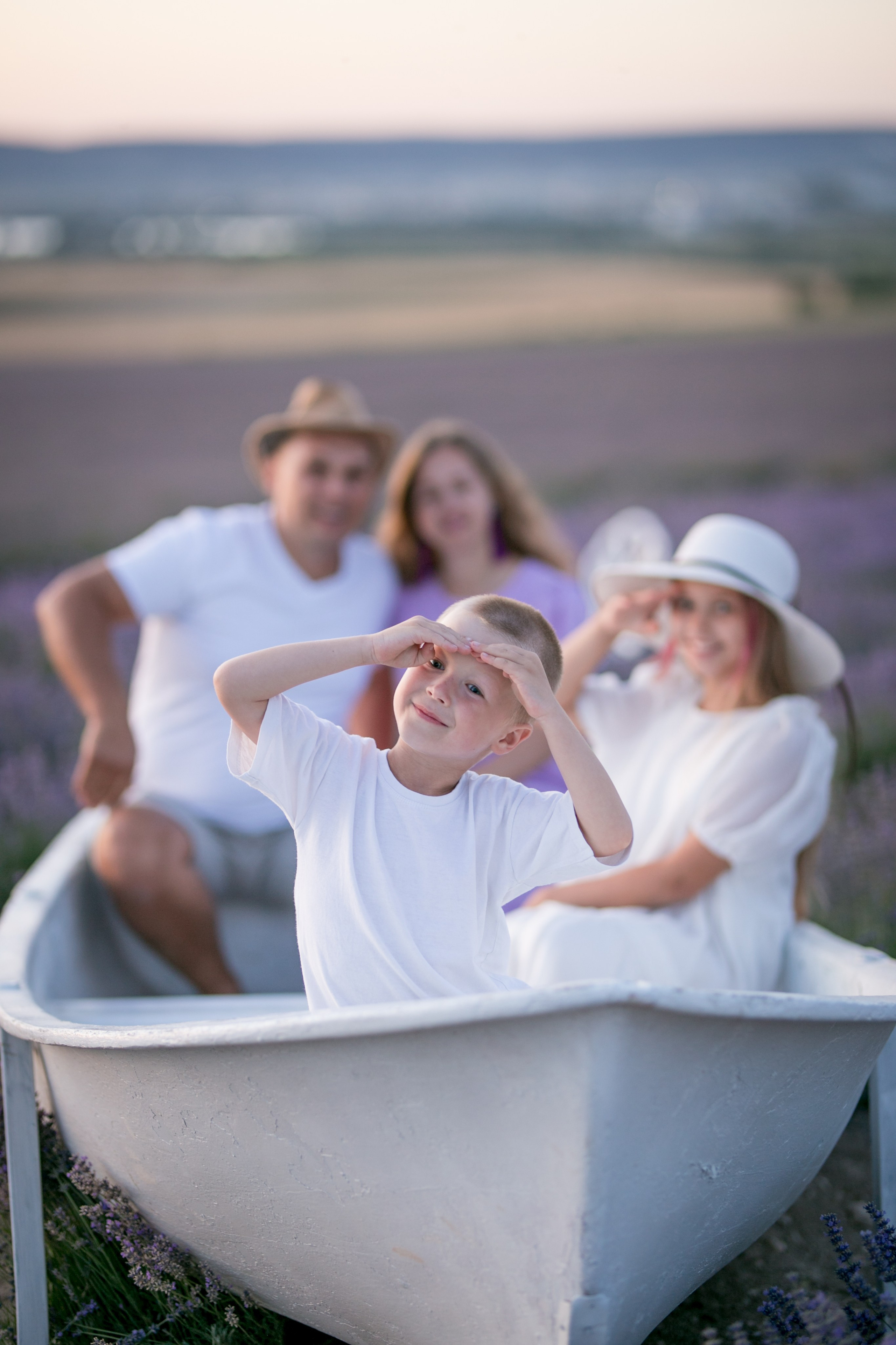 Инна и Роман. Семейная фотосессия в лаванде. Фотограф в Крыму