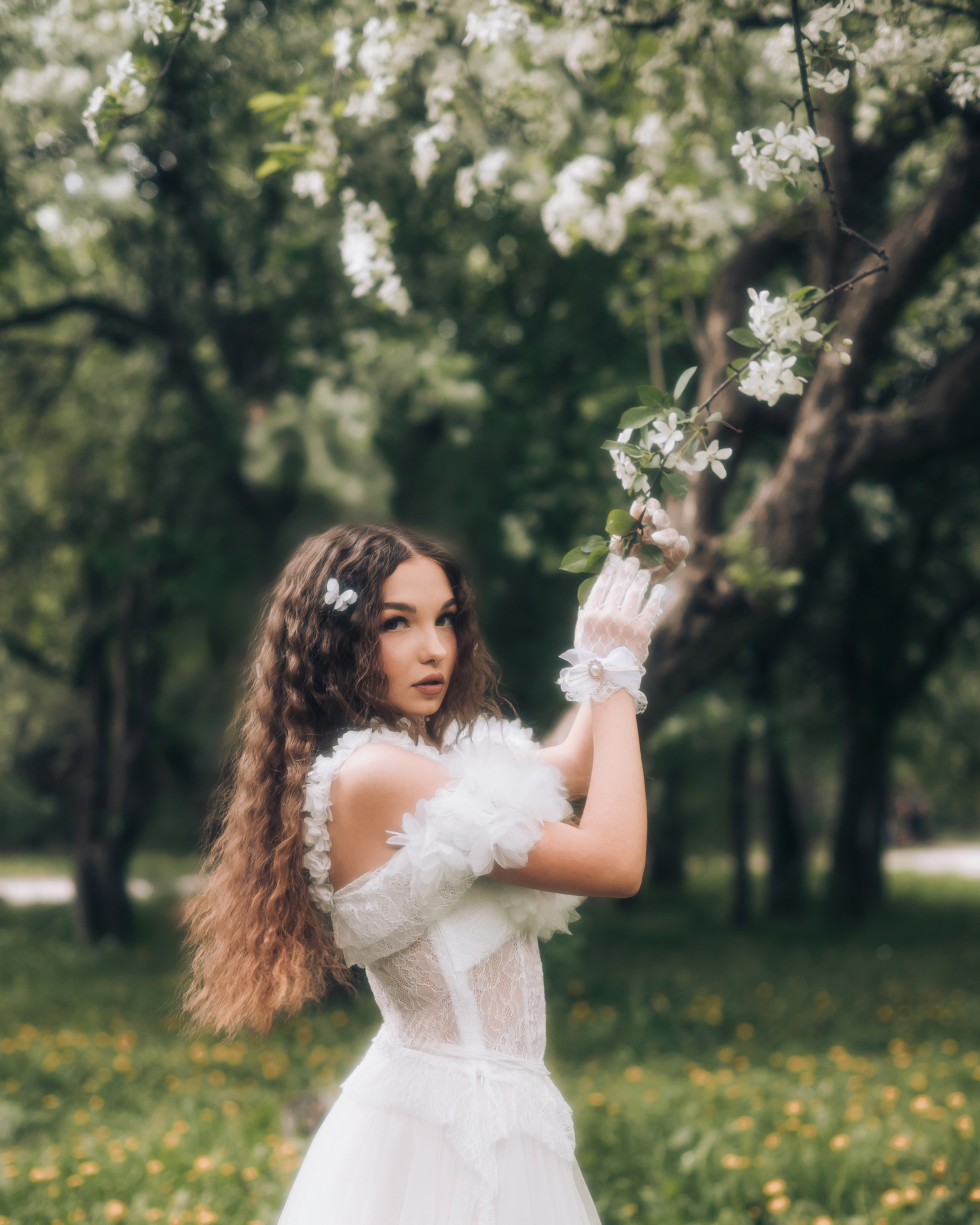 Весенняя фотосессия в яблонях