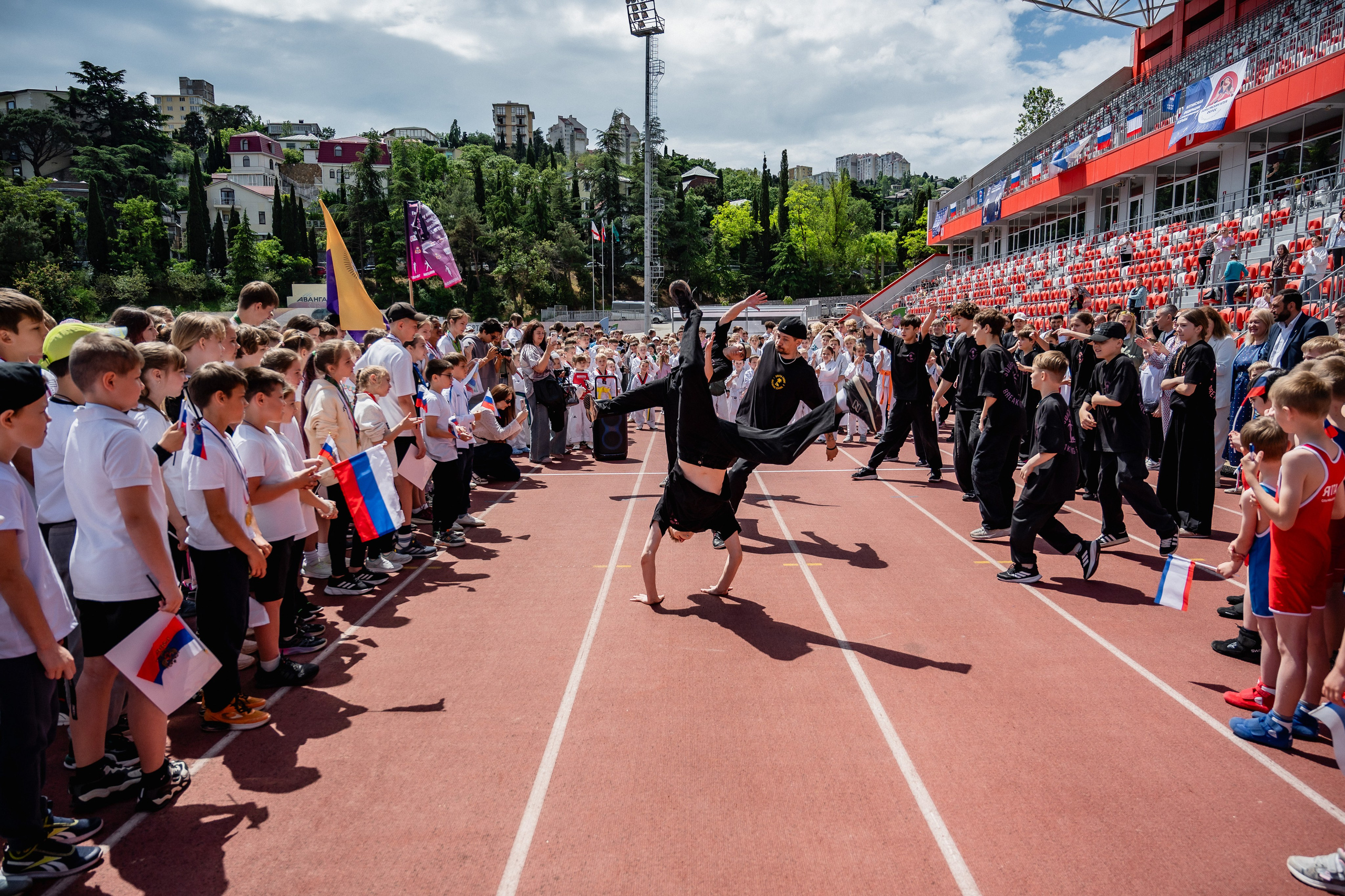 Спортивный праздник в честь дня защиты детей. 1 июня 2026. Ялта, Стадион Авангард. Репортажный фотограф Ялта Крым Краснодар Ростов