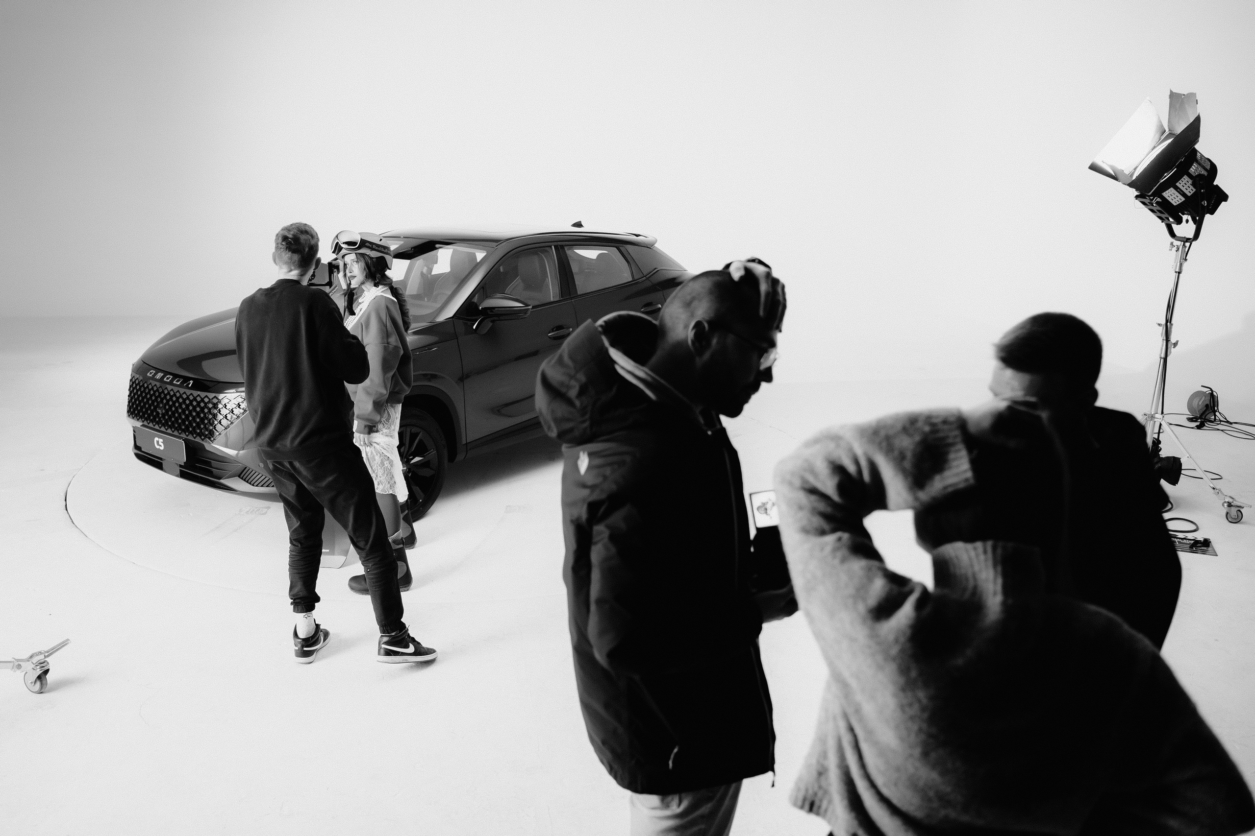 Omoda Backstage. Ilya Foxy — автомобильный фотограф