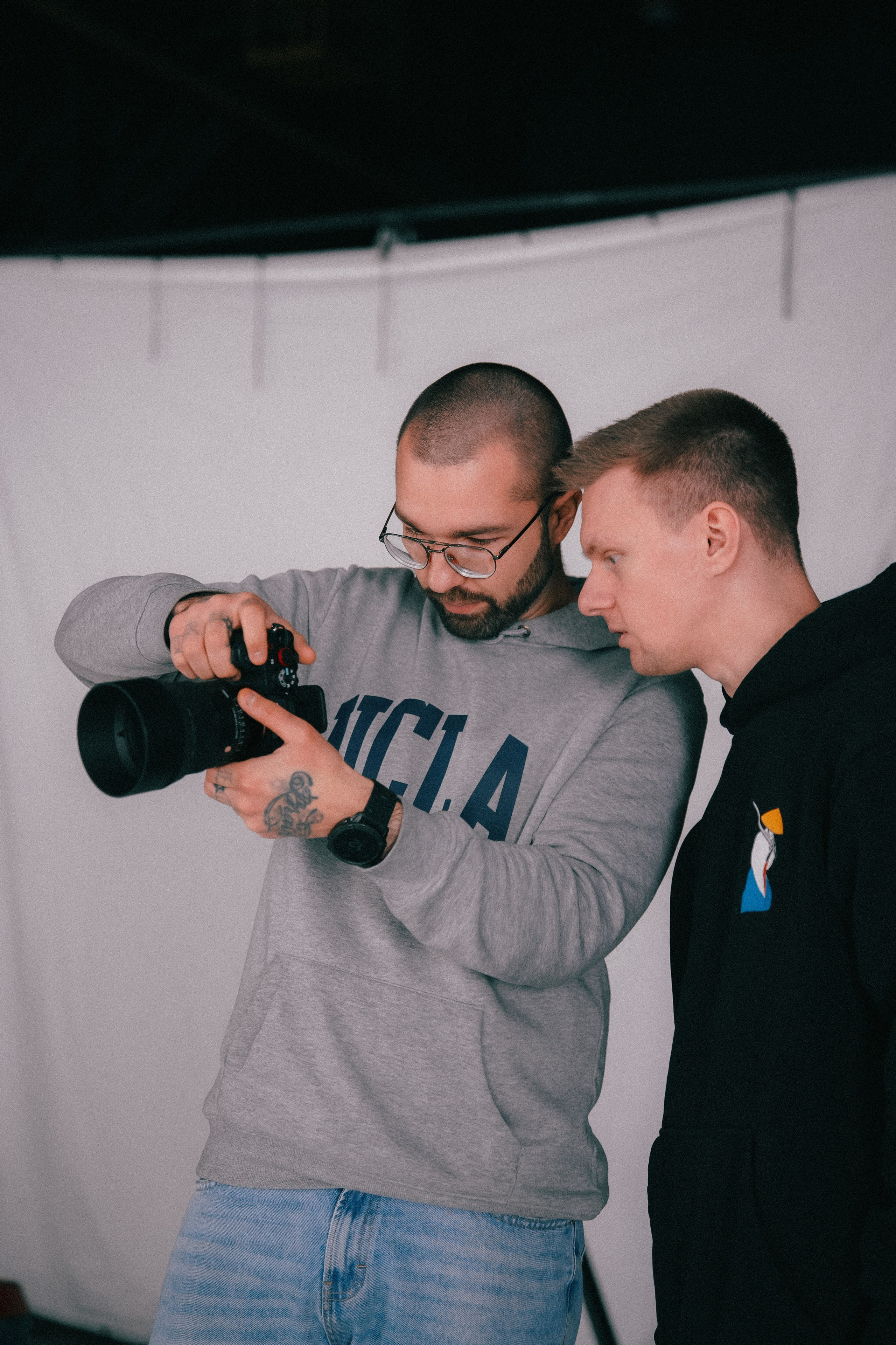 Omoda Backstage. Ilya Foxy — автомобильный фотограф