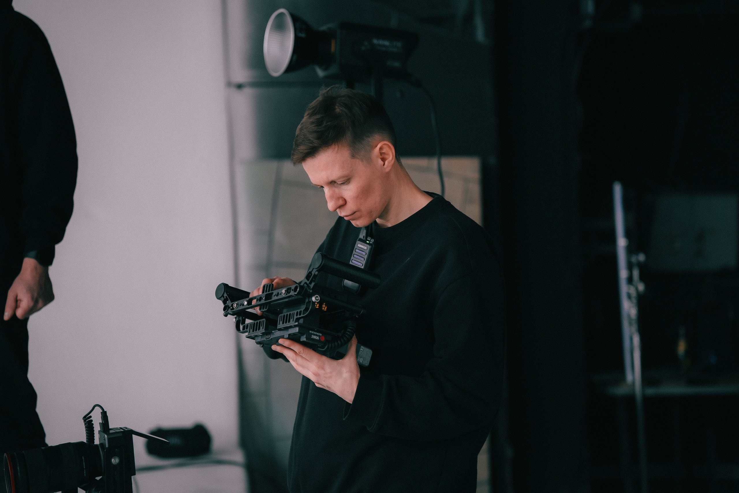 Omoda Backstage. Ilya Foxy — автомобильный фотограф