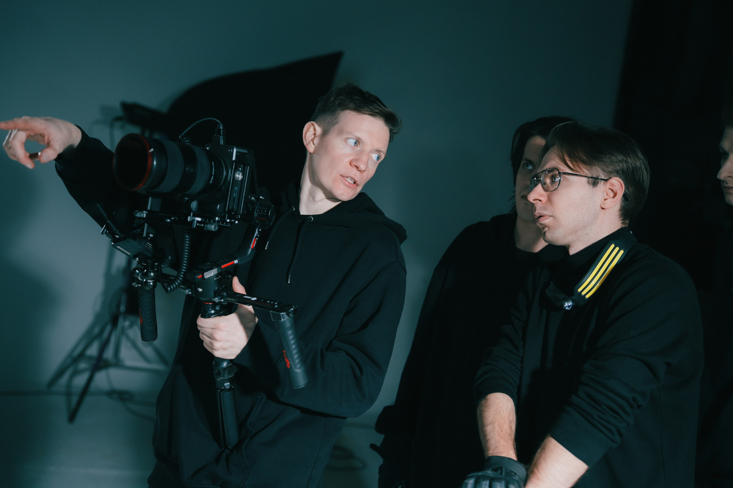 Omoda Backstage. Ilya Foxy — автомобильный фотограф