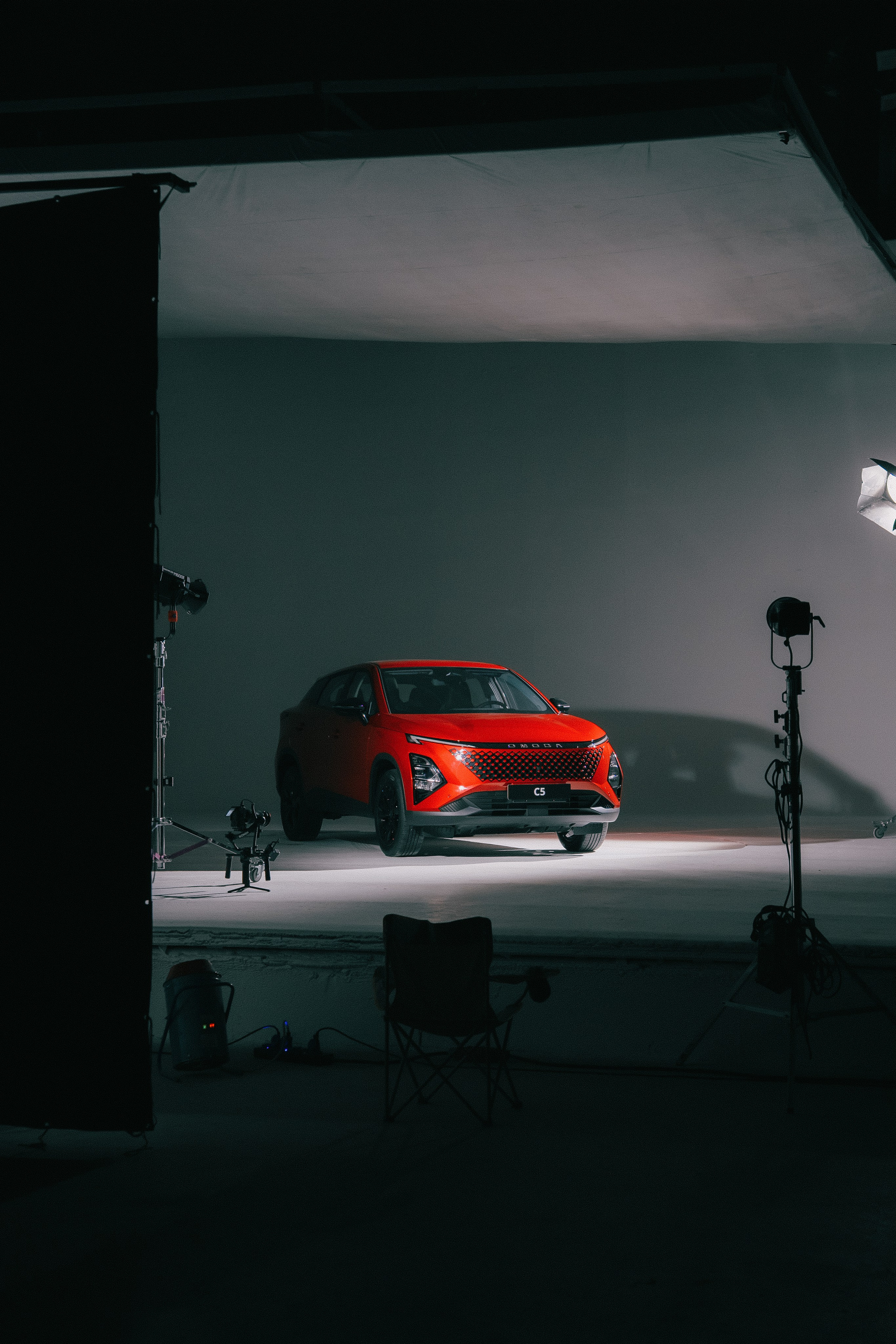 Omoda Backstage. Ilya Foxy — автомобильный фотограф