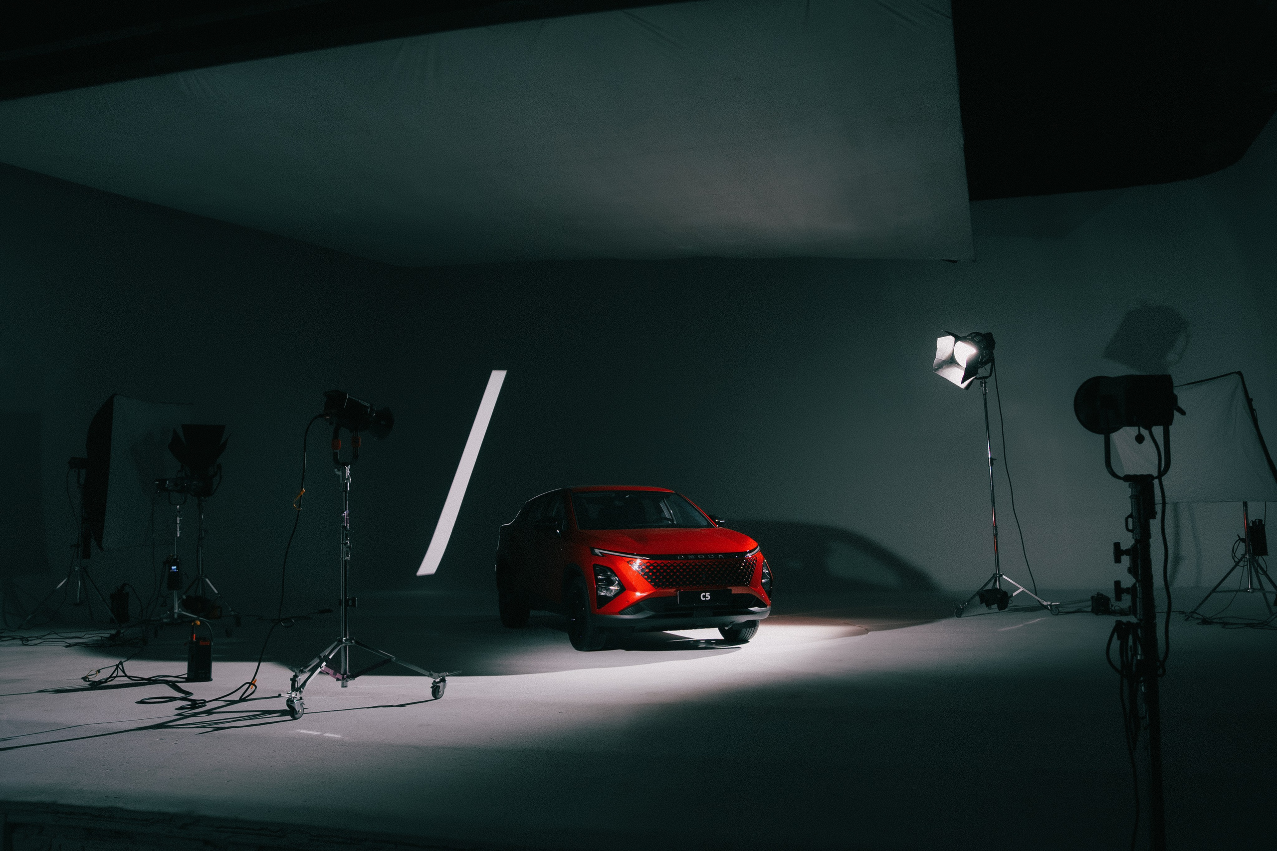 Omoda Backstage. Ilya Foxy — автомобильный фотограф